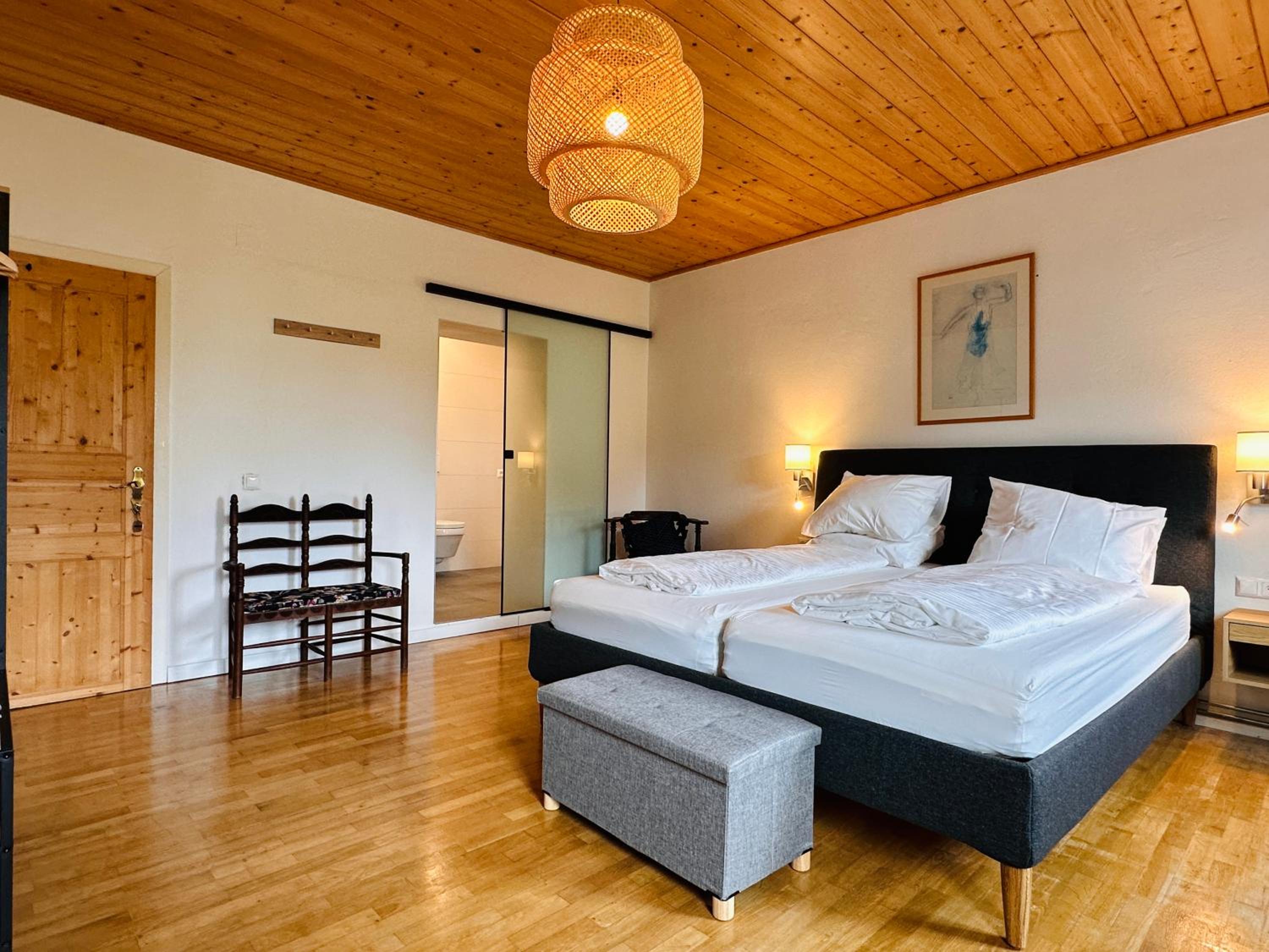 Large Double Room photo 1