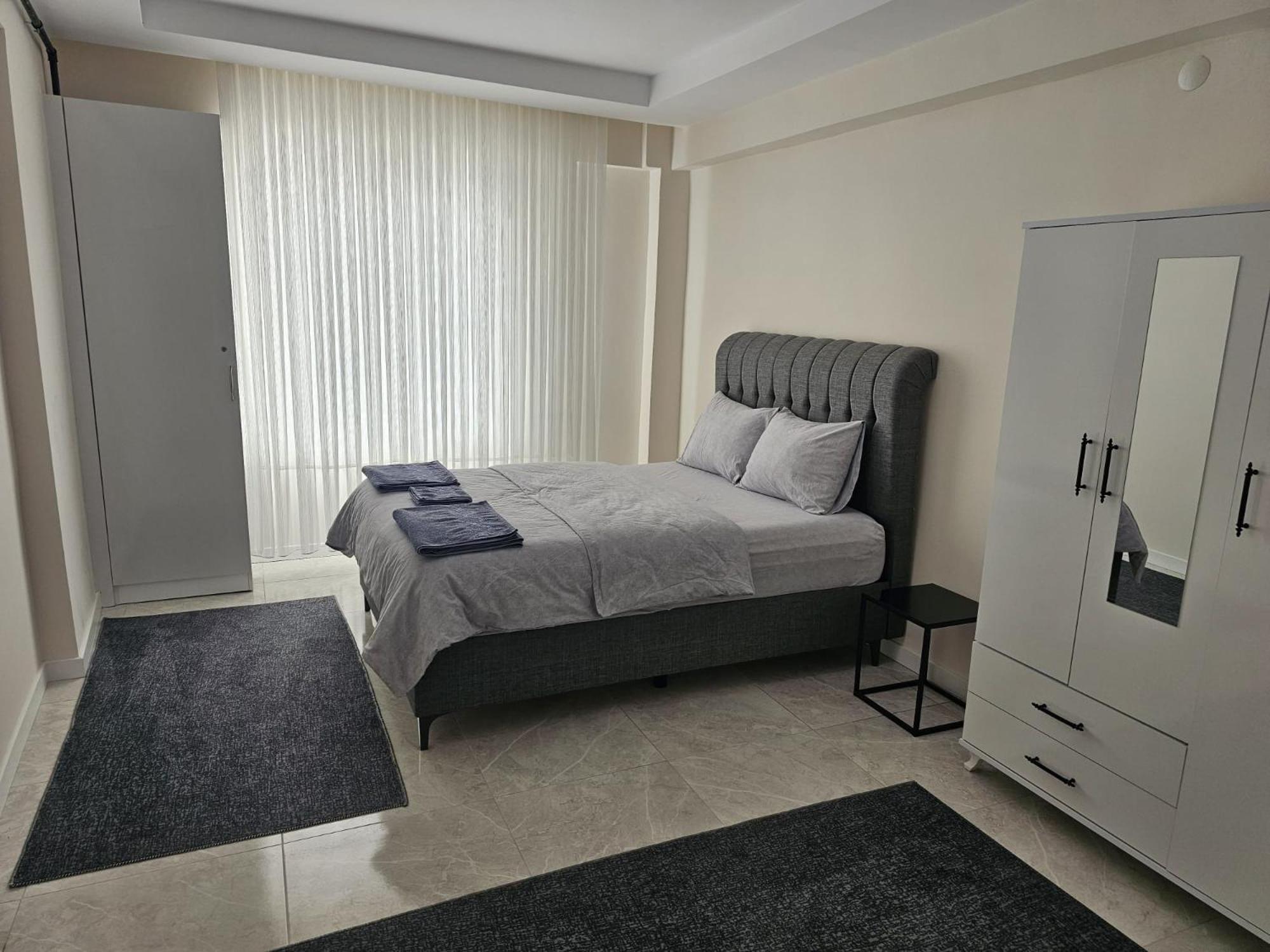 One-Bedroom Apartment photo 2