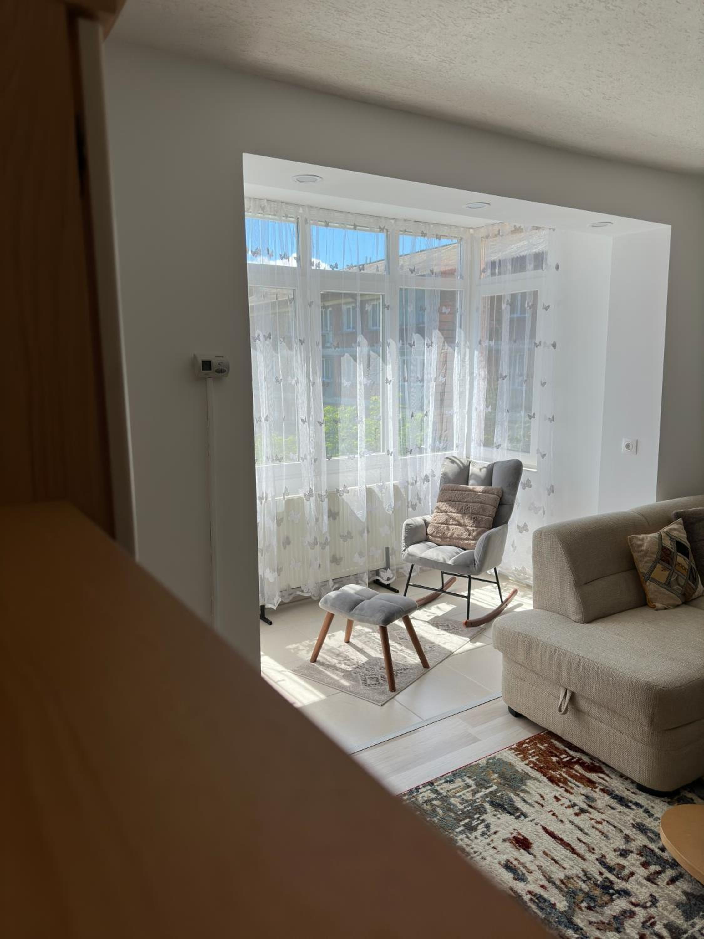 One-Bedroom Apartment - Photo 6