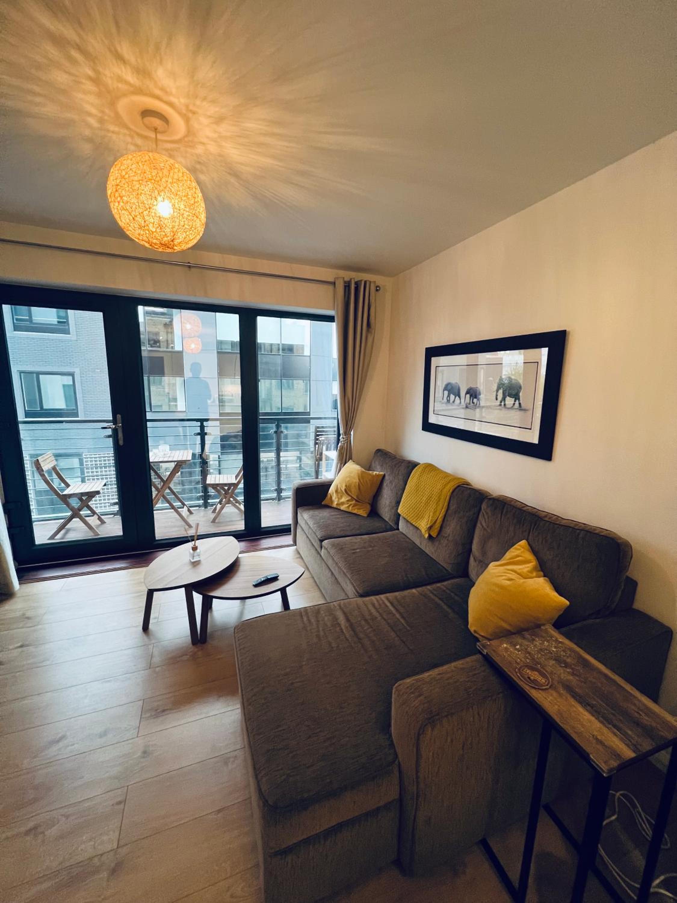 Two-Bedroom Apartment with Balcony photo 3
