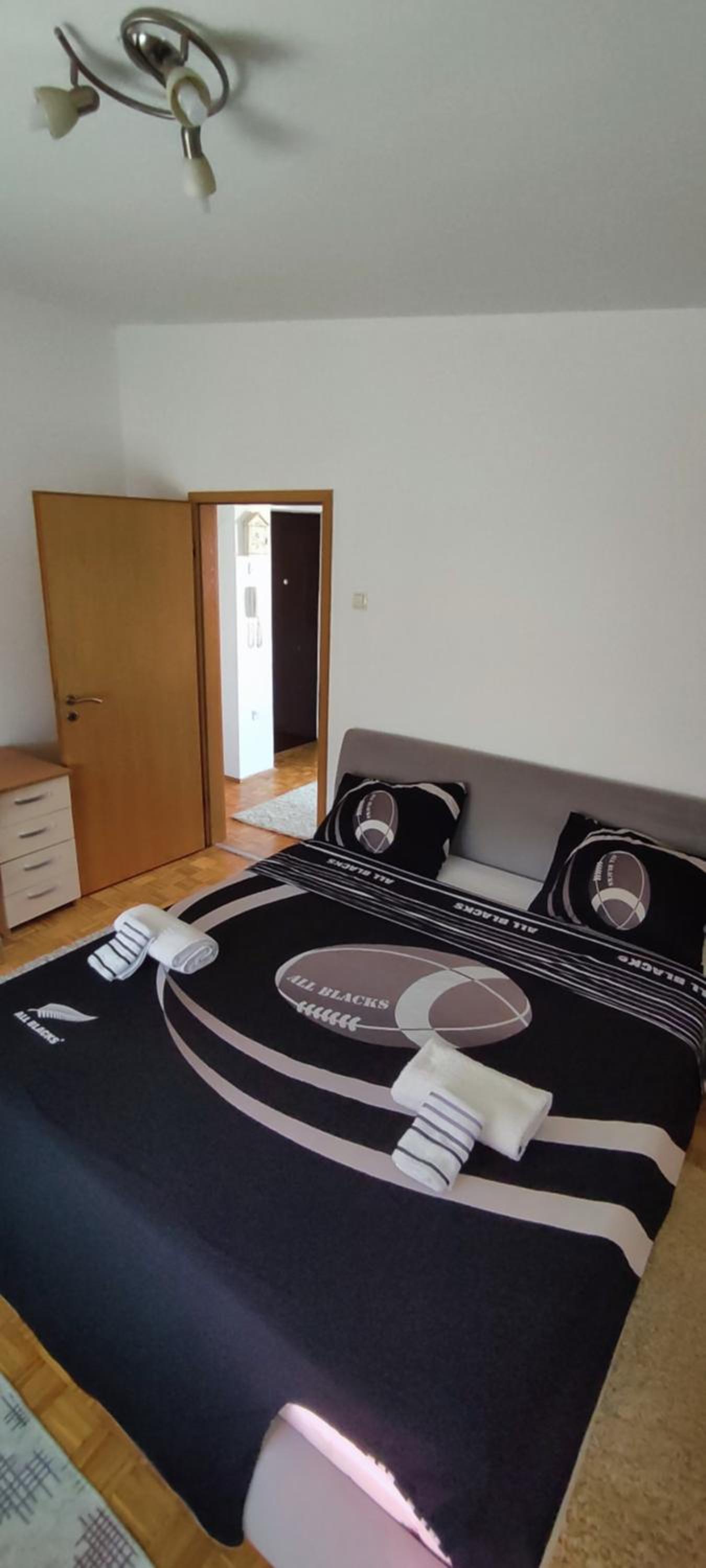 Apartment photo 1