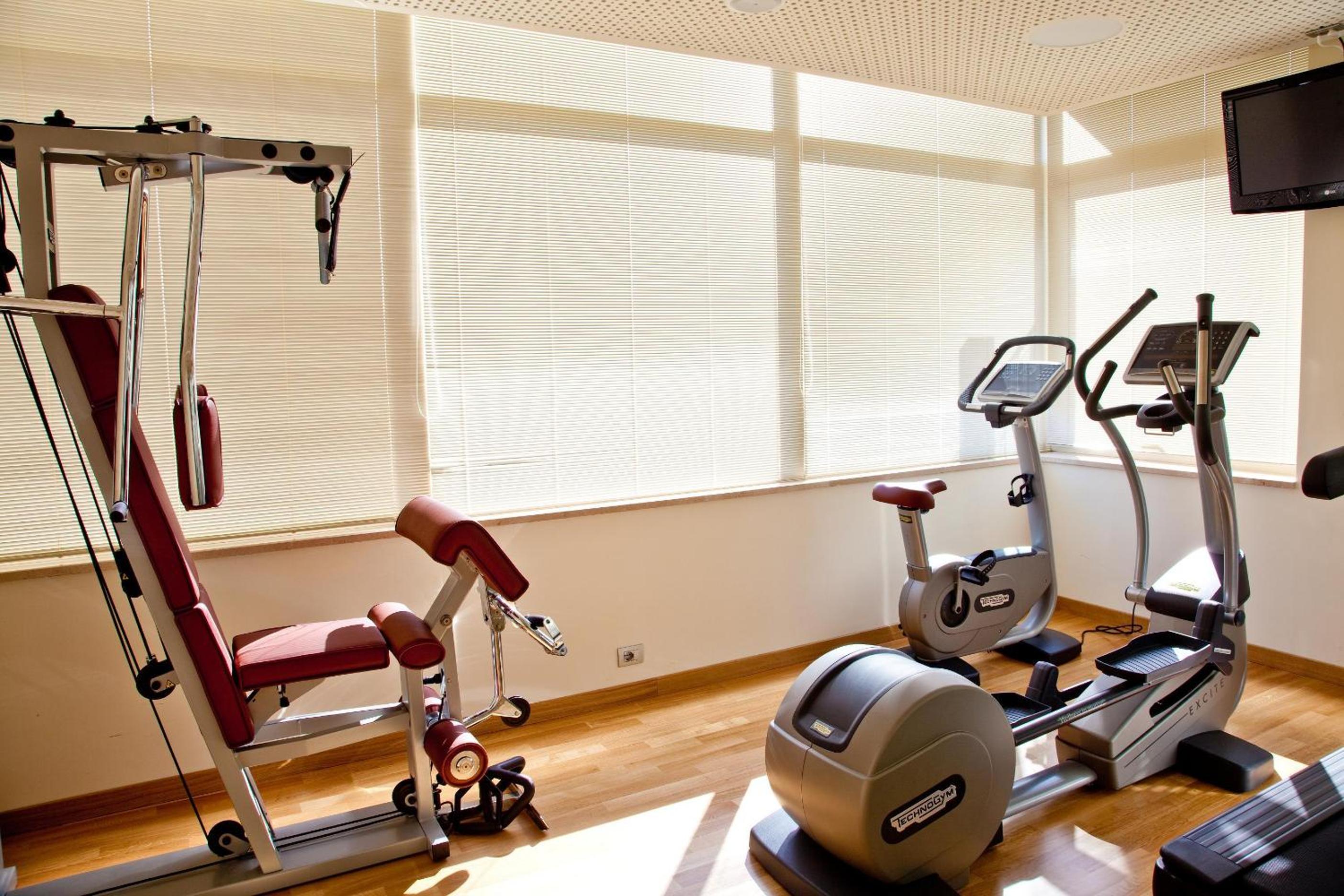 Double or Twin Room with Spa Access - Photo 8