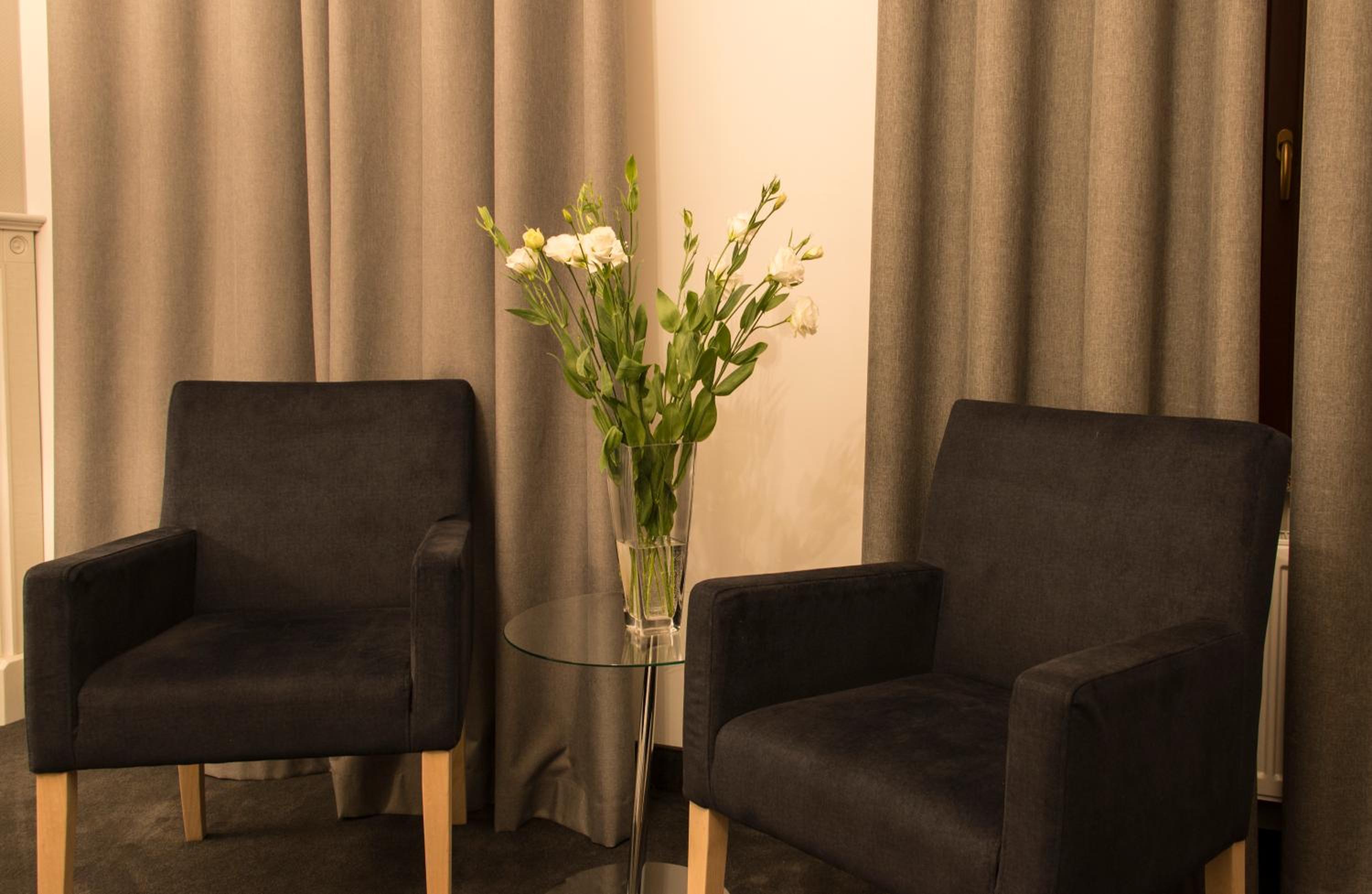 Triple Room - Photo 11