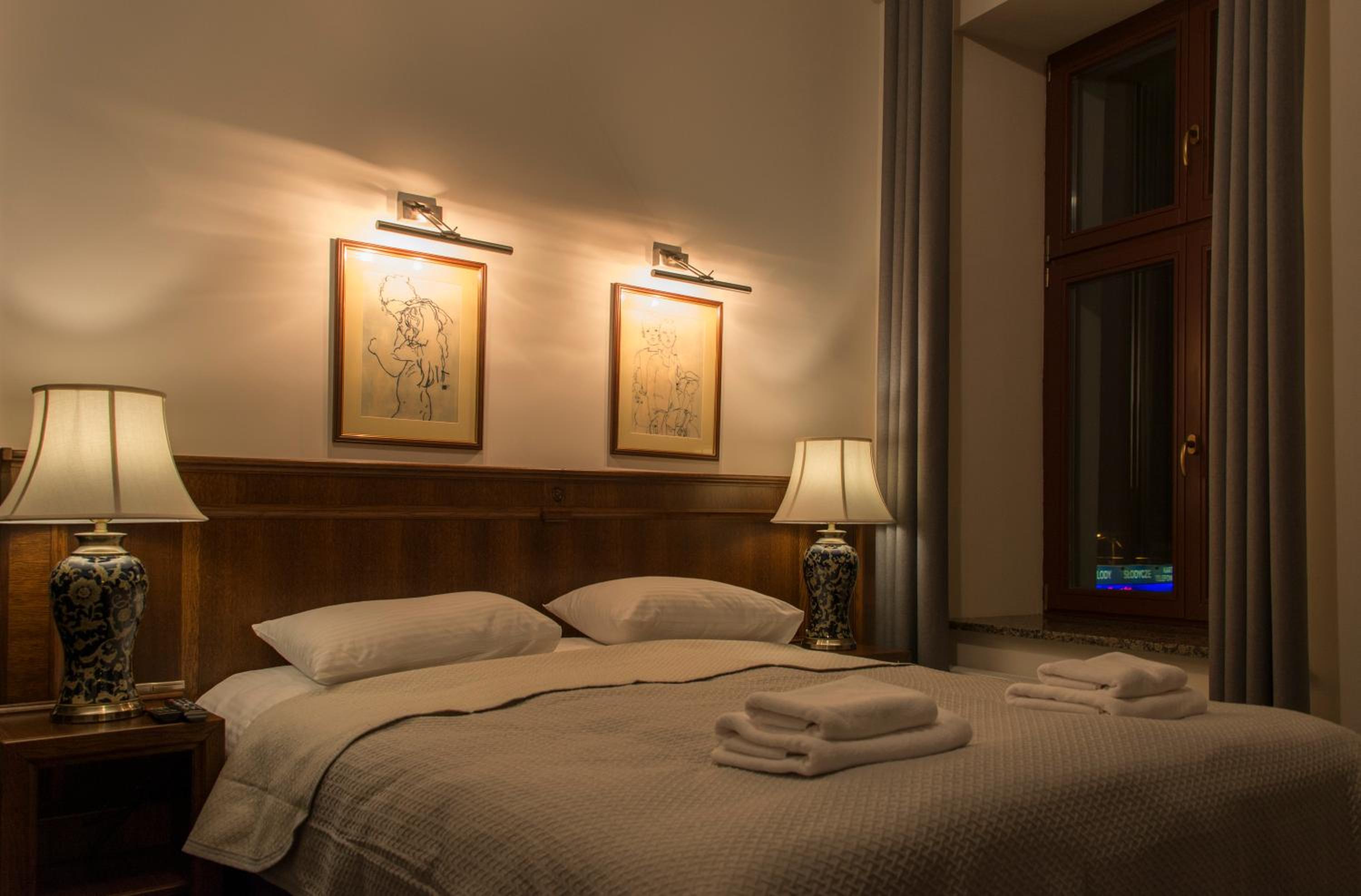 Large Double Room - Photo 9