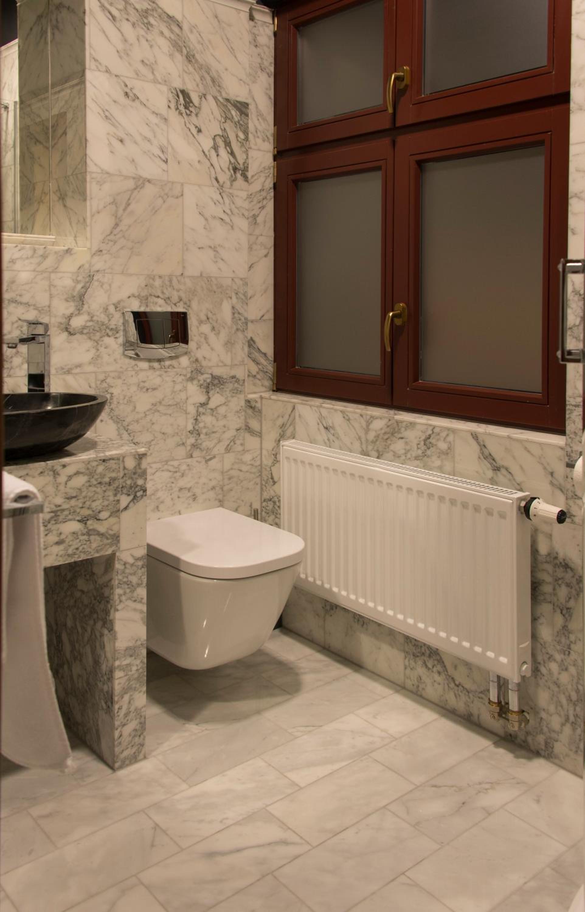 Large Double Room - Photo 7