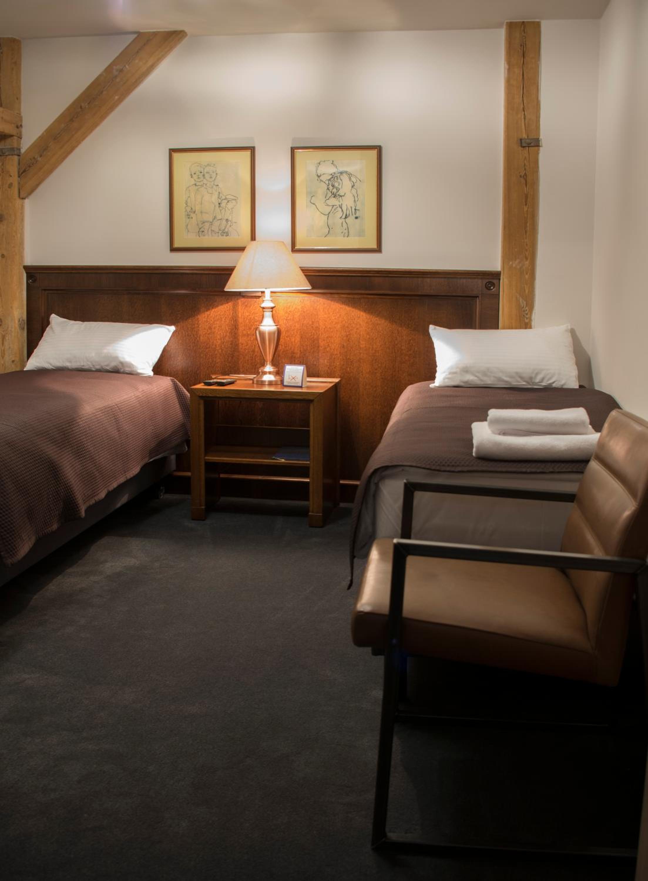 Small Double Room - Photo 7