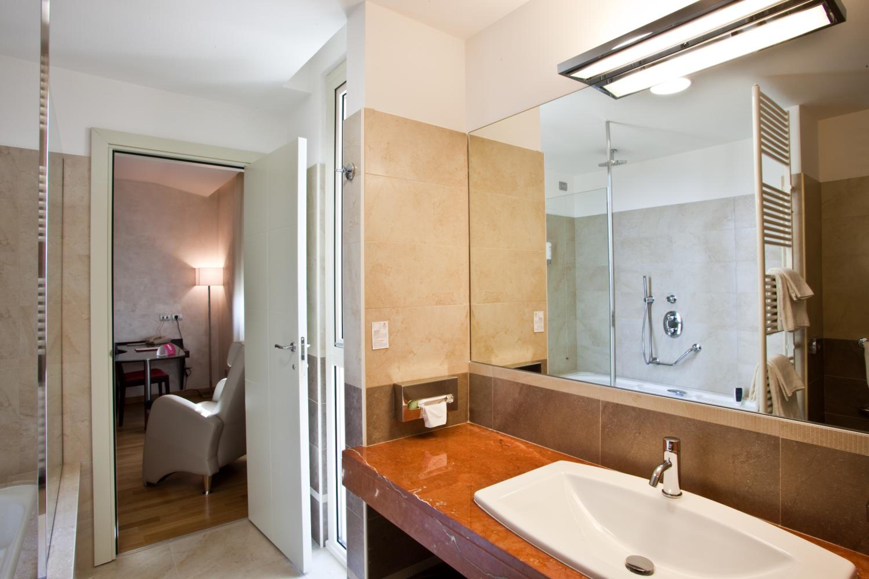 Triple Room - Photo 5