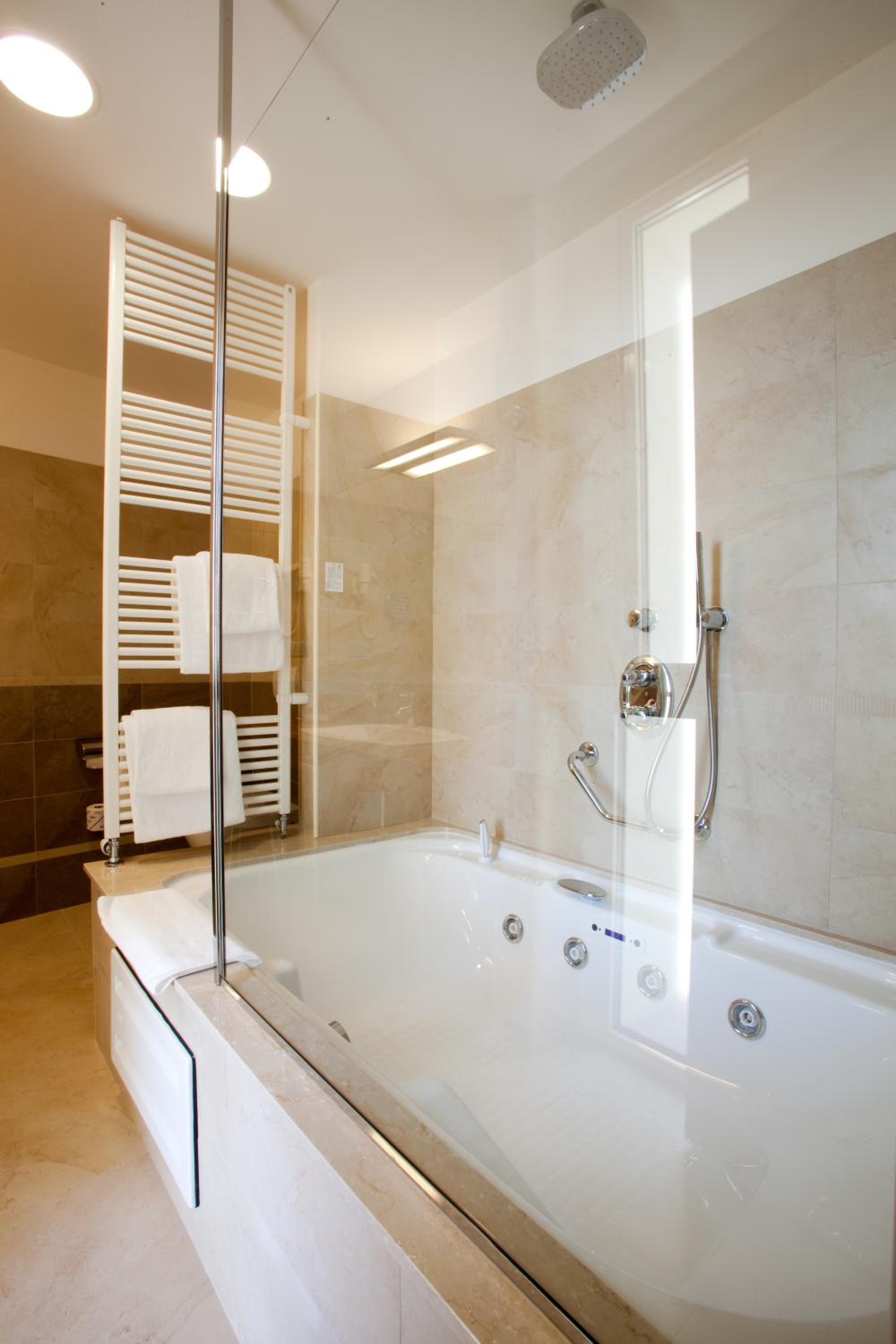 Junior Suite - Photo 8