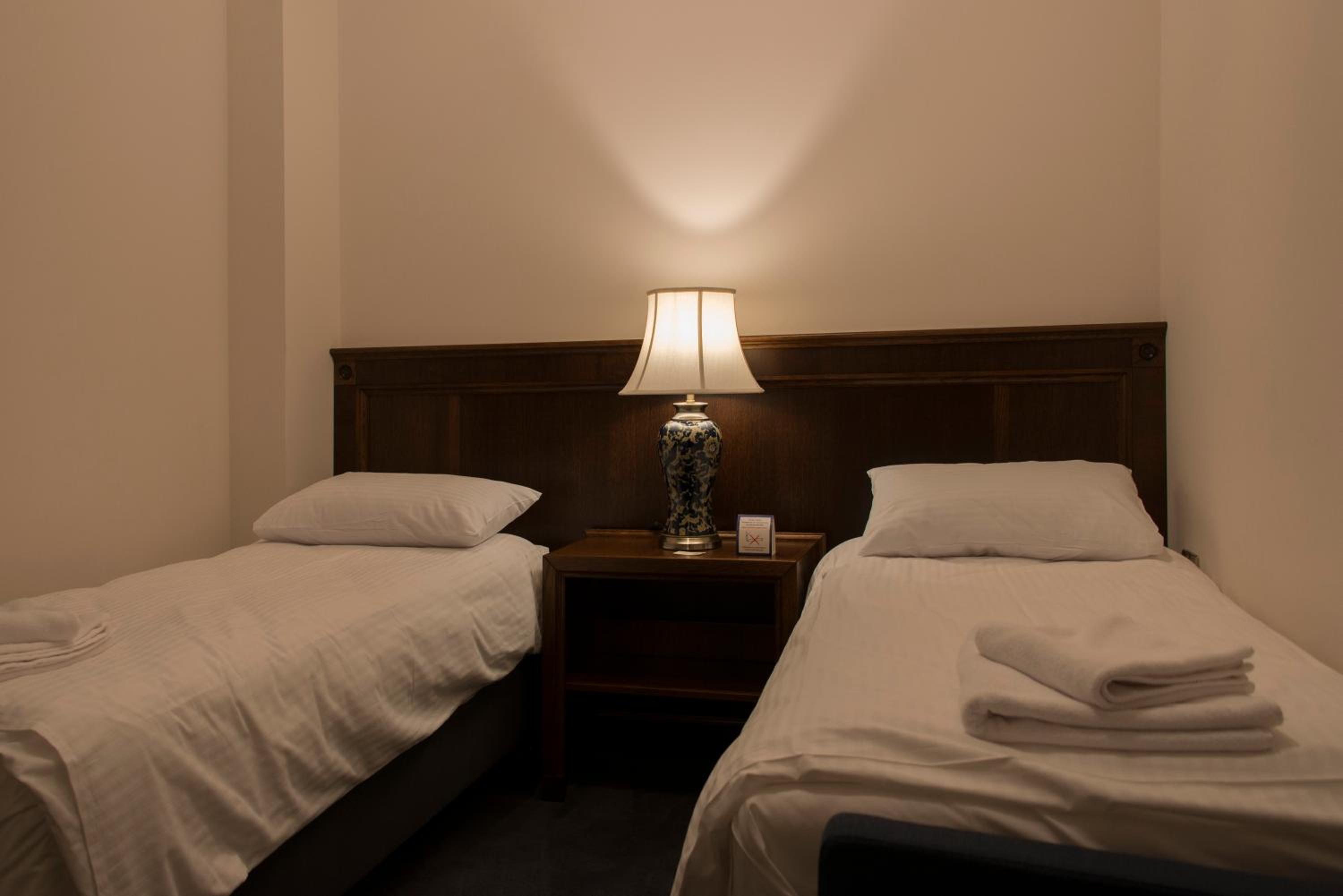 Small Double Room - Photo 5