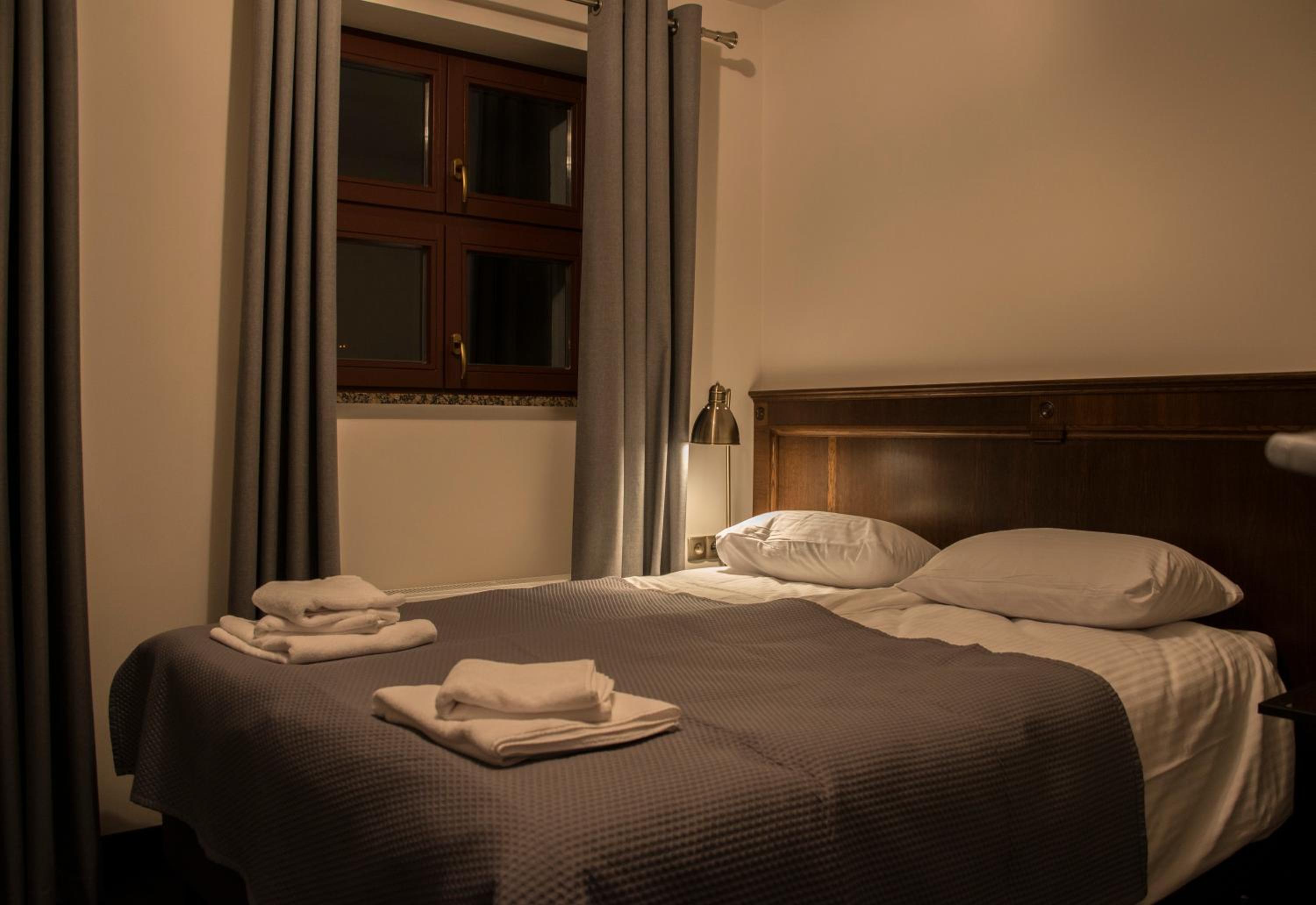 Large Double Room - Photo 2