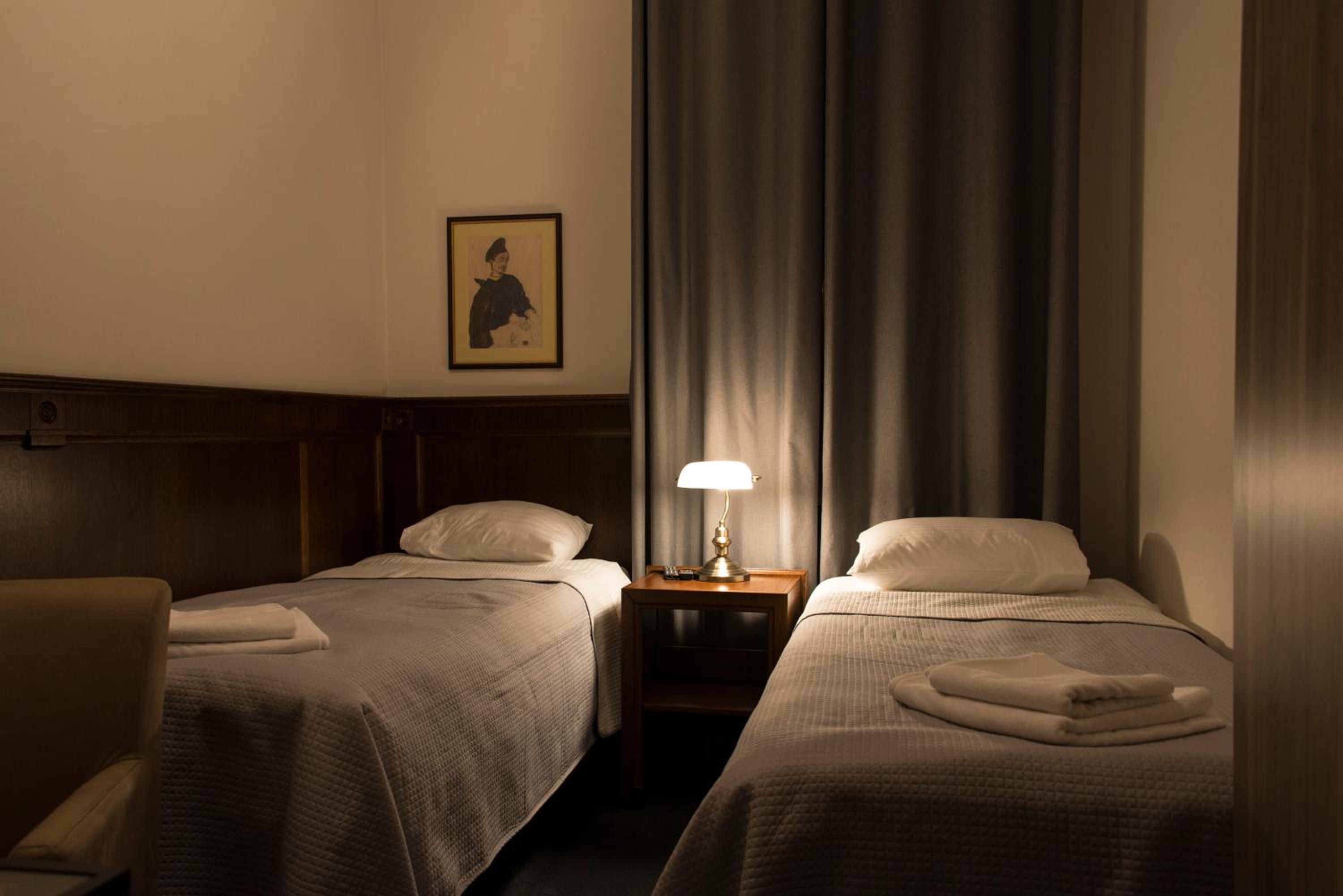 Small Double Room - Photo 4