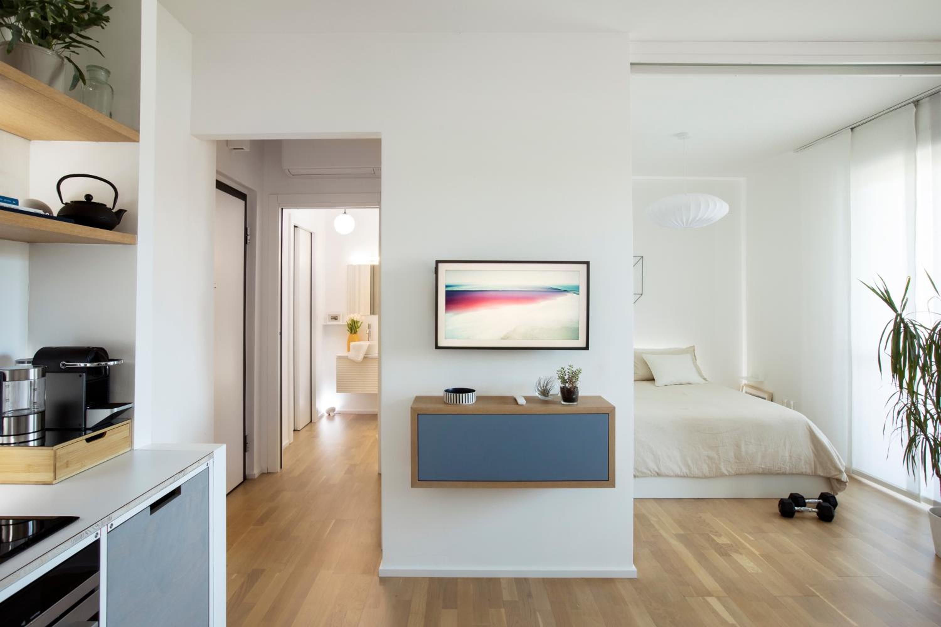 One-Bedroom Apartment With Balcony