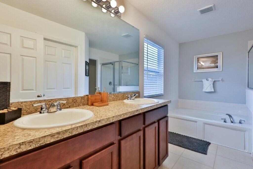Villa photo 2