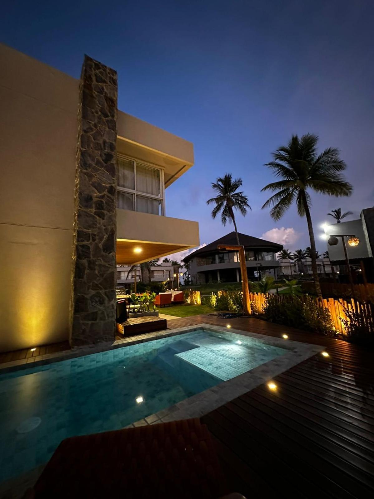 Five-Bedroom House photo 2