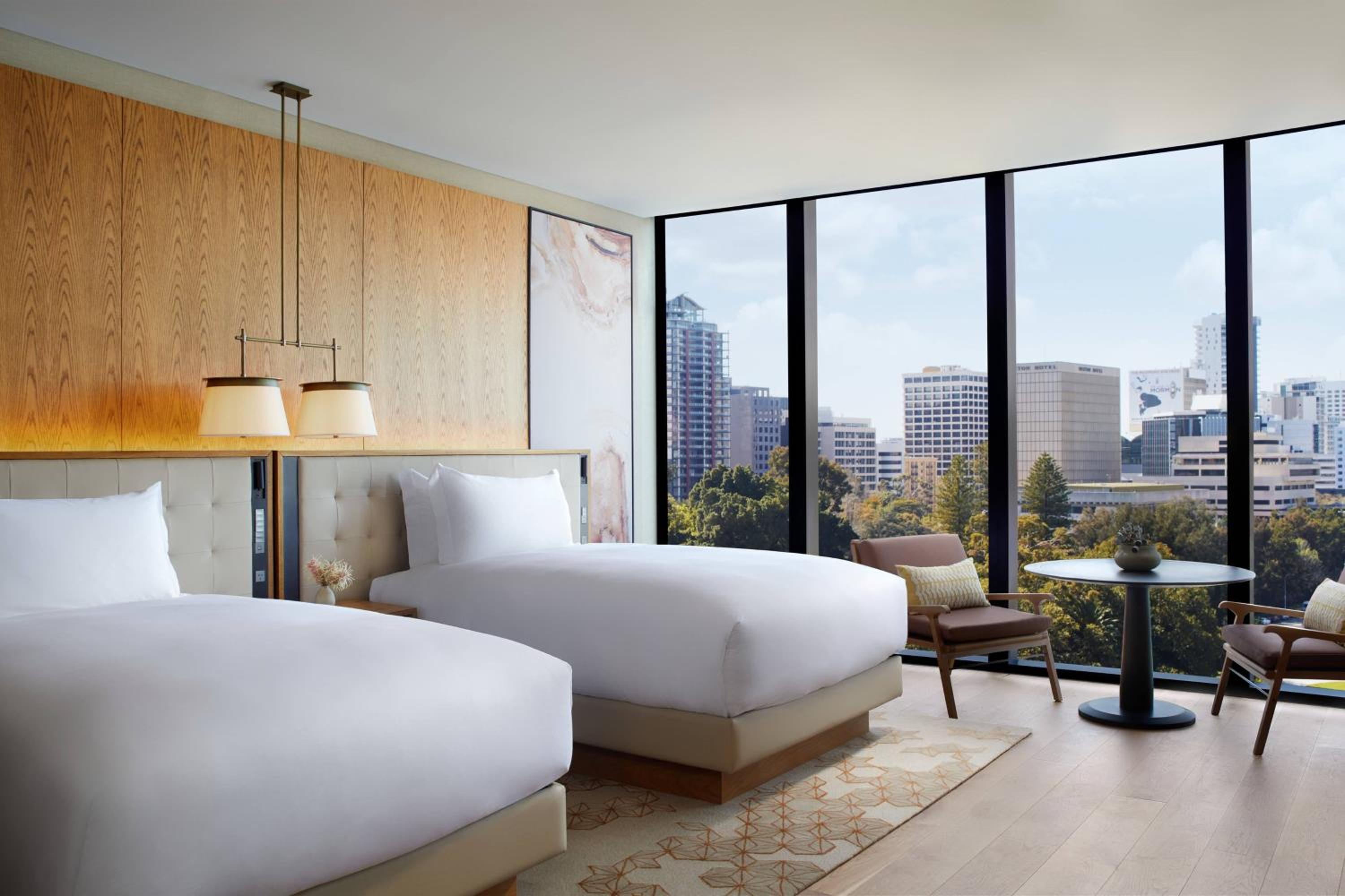 Accessible Guest Room with Roll-in Shower, 2 Double