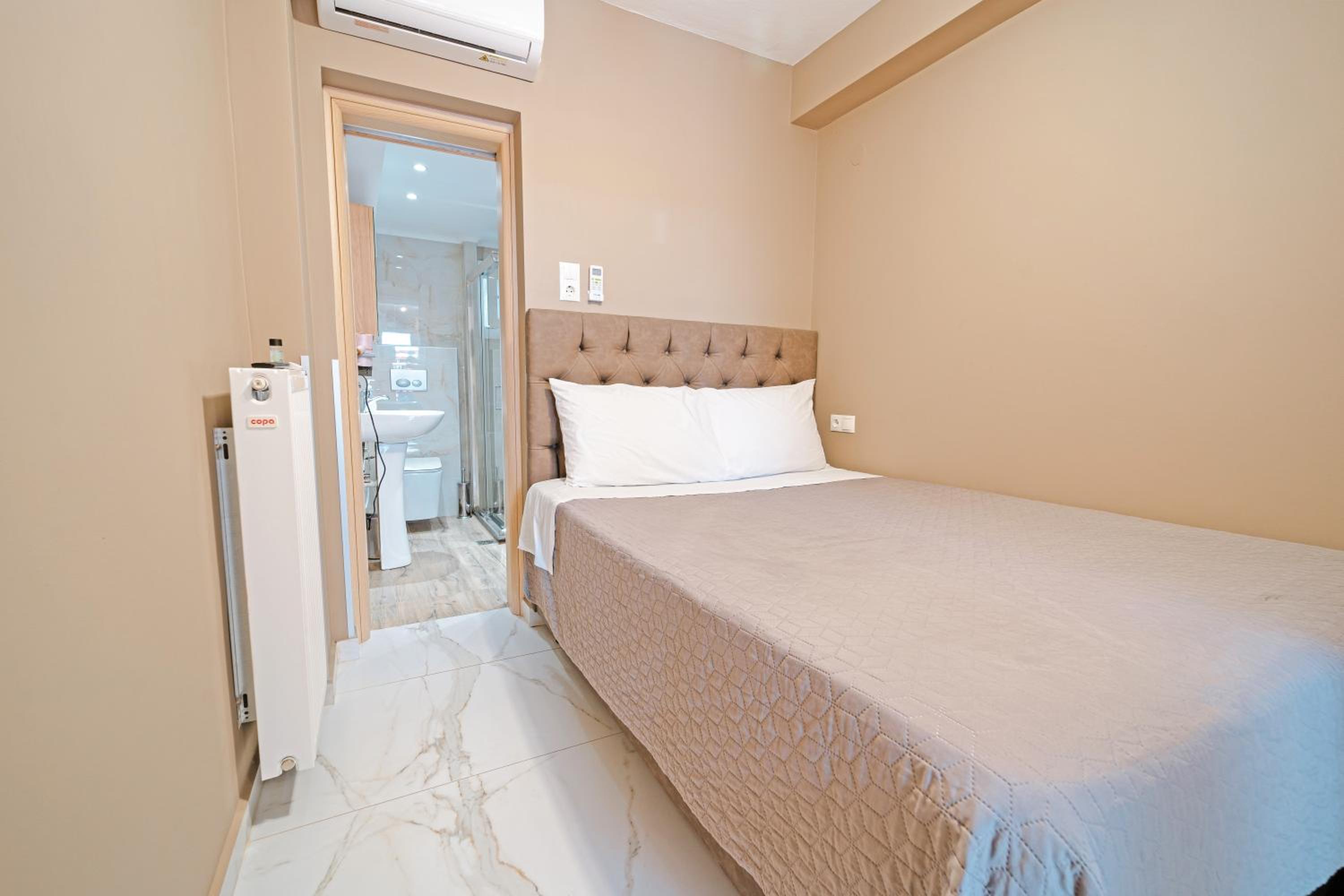 One-Bedroom Apartment - Photo 8