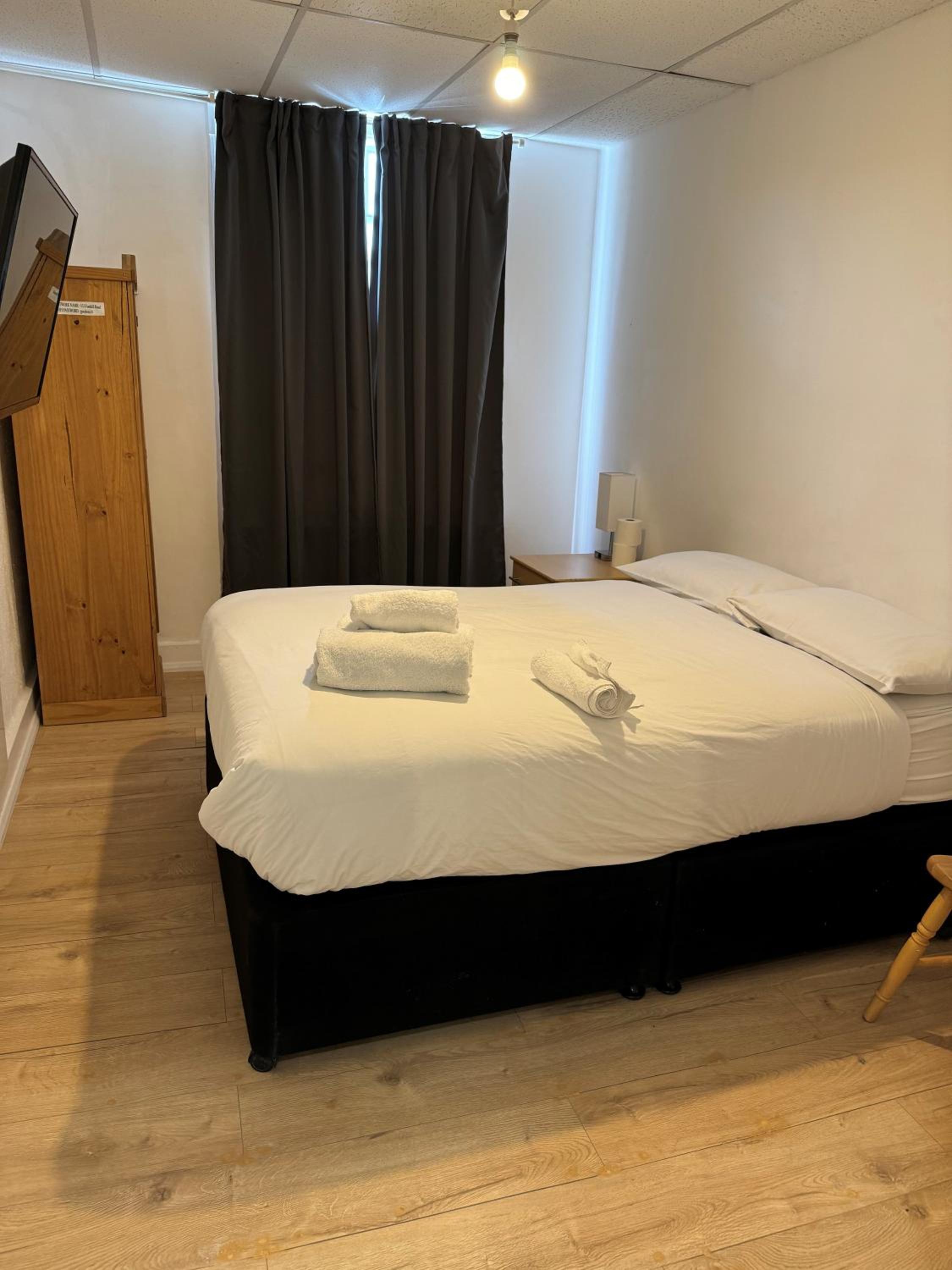 Deluxe Double Room With Private Shower And Shared Toilet photo 1