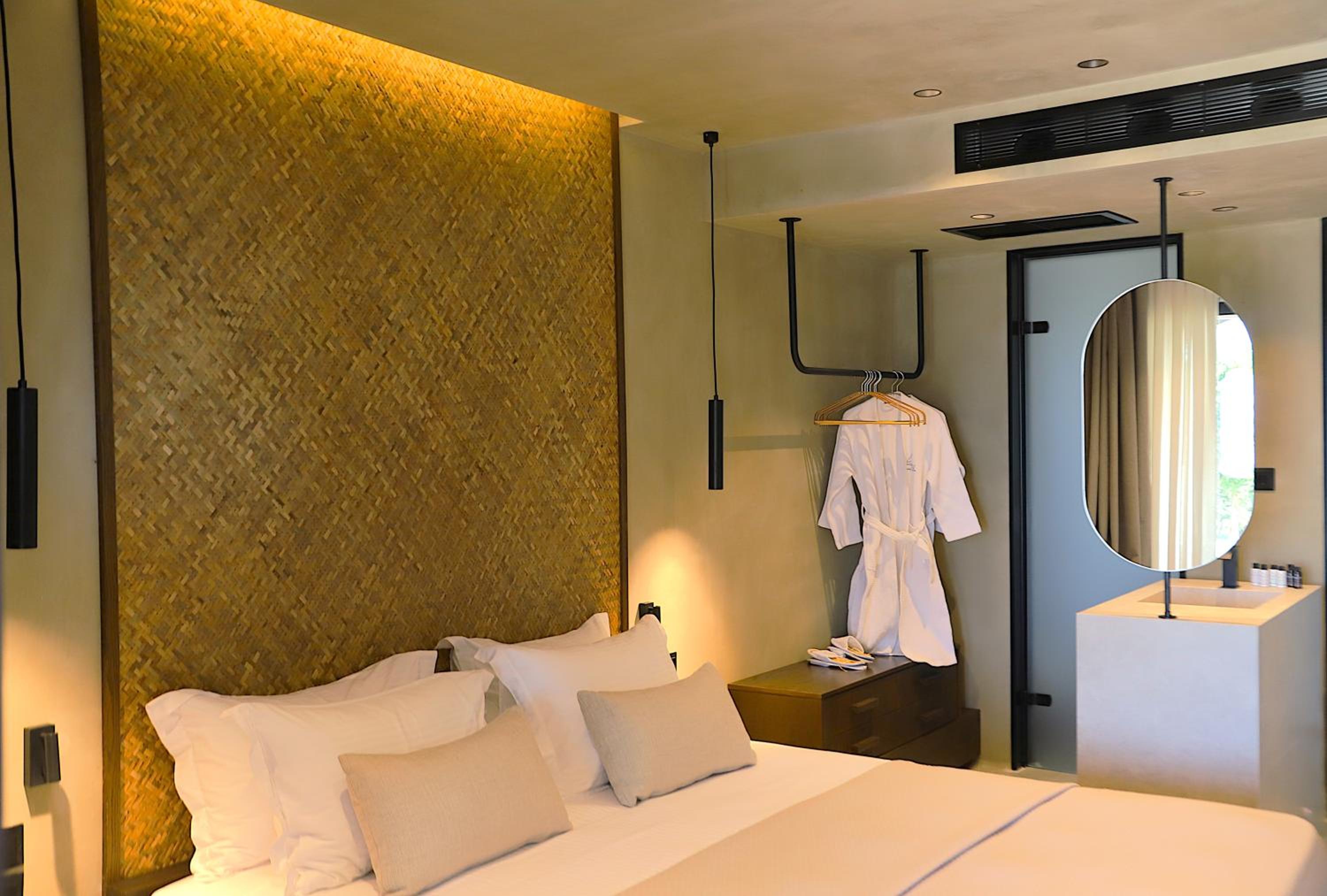 Superior King Suite photo 2