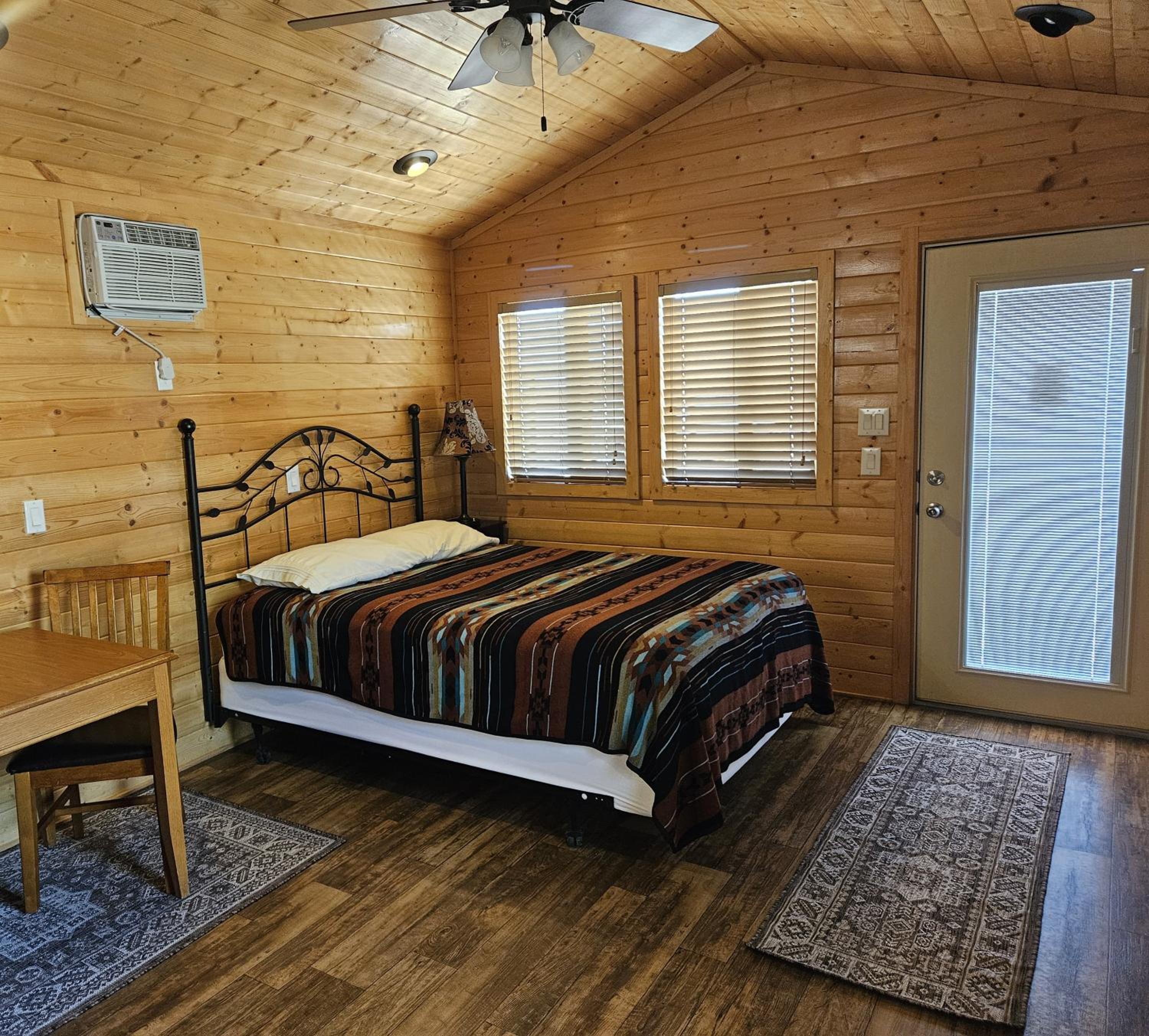Deluxe Queen Studio