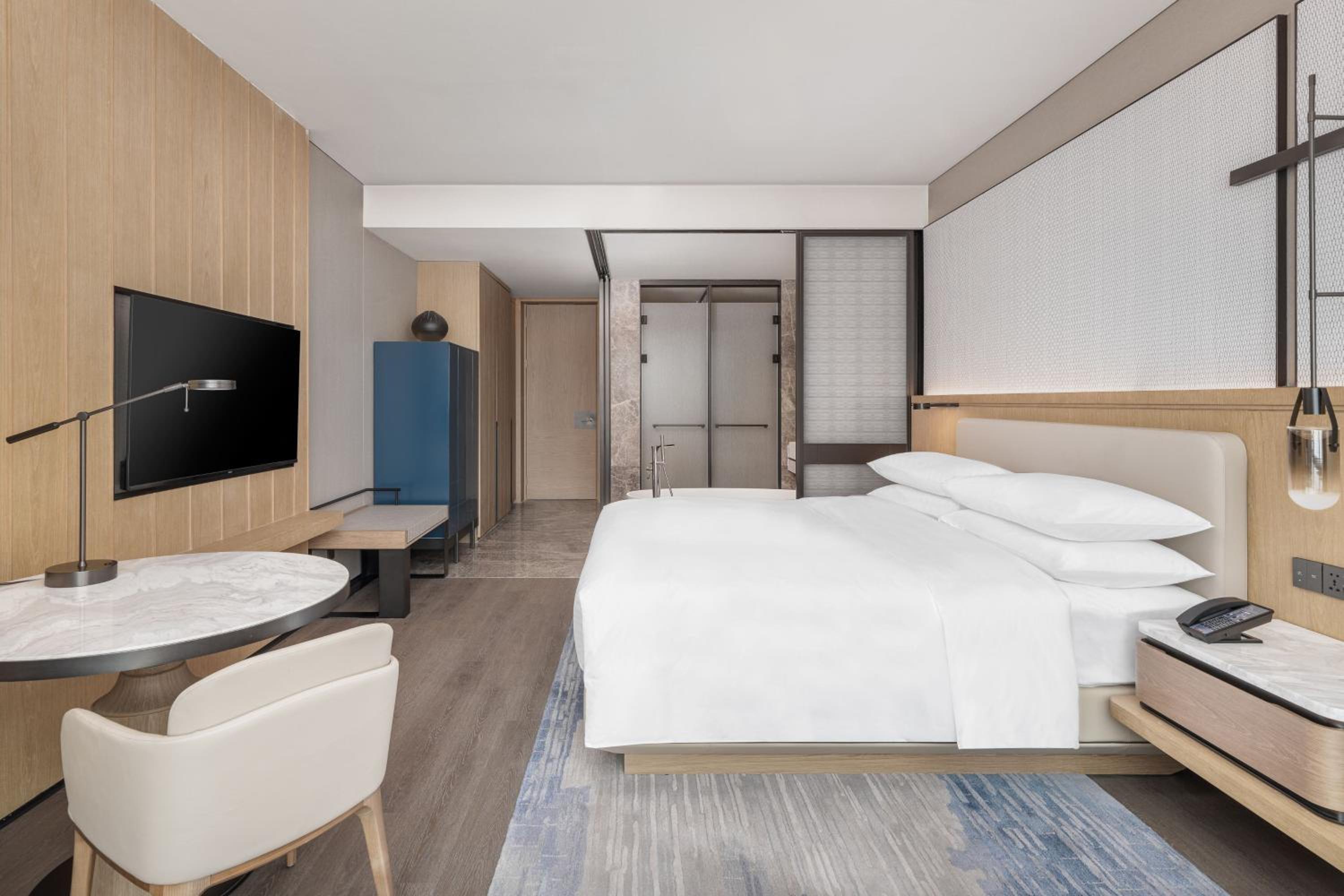 Club King Room photo 3