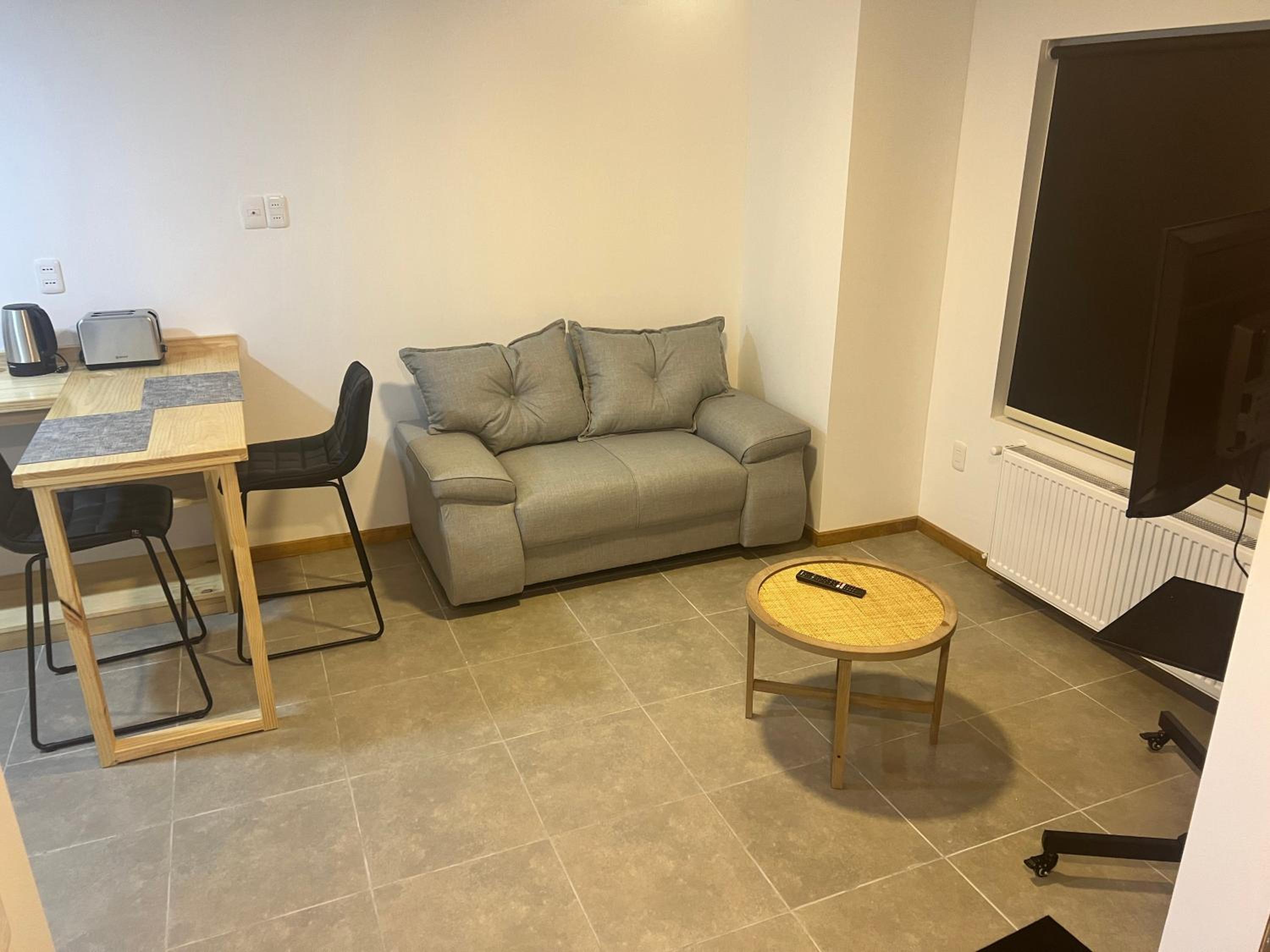 One-Bedroom Apartment - Non-Smoking photo 2