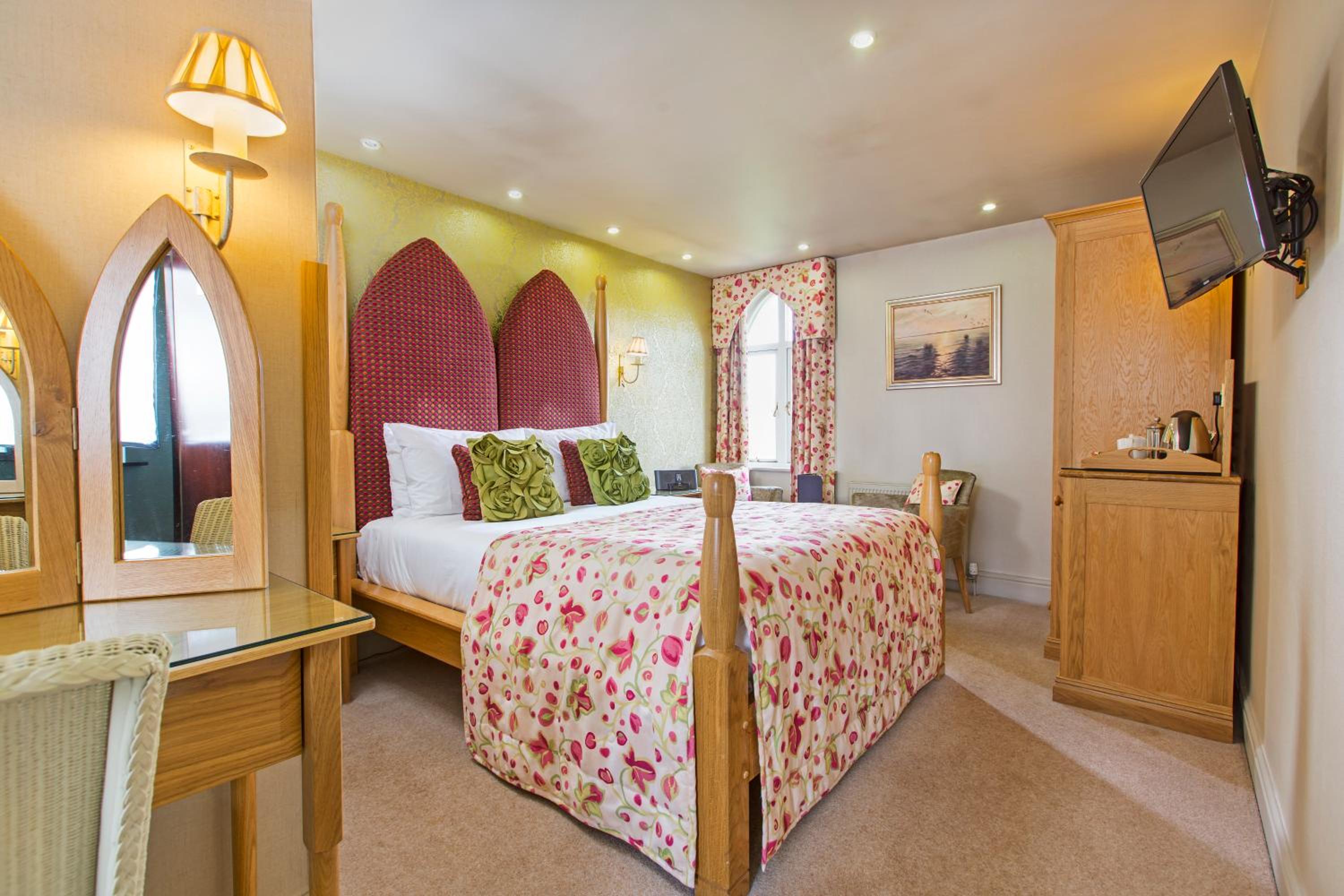 Double Room with Four Poster Bed photo 1