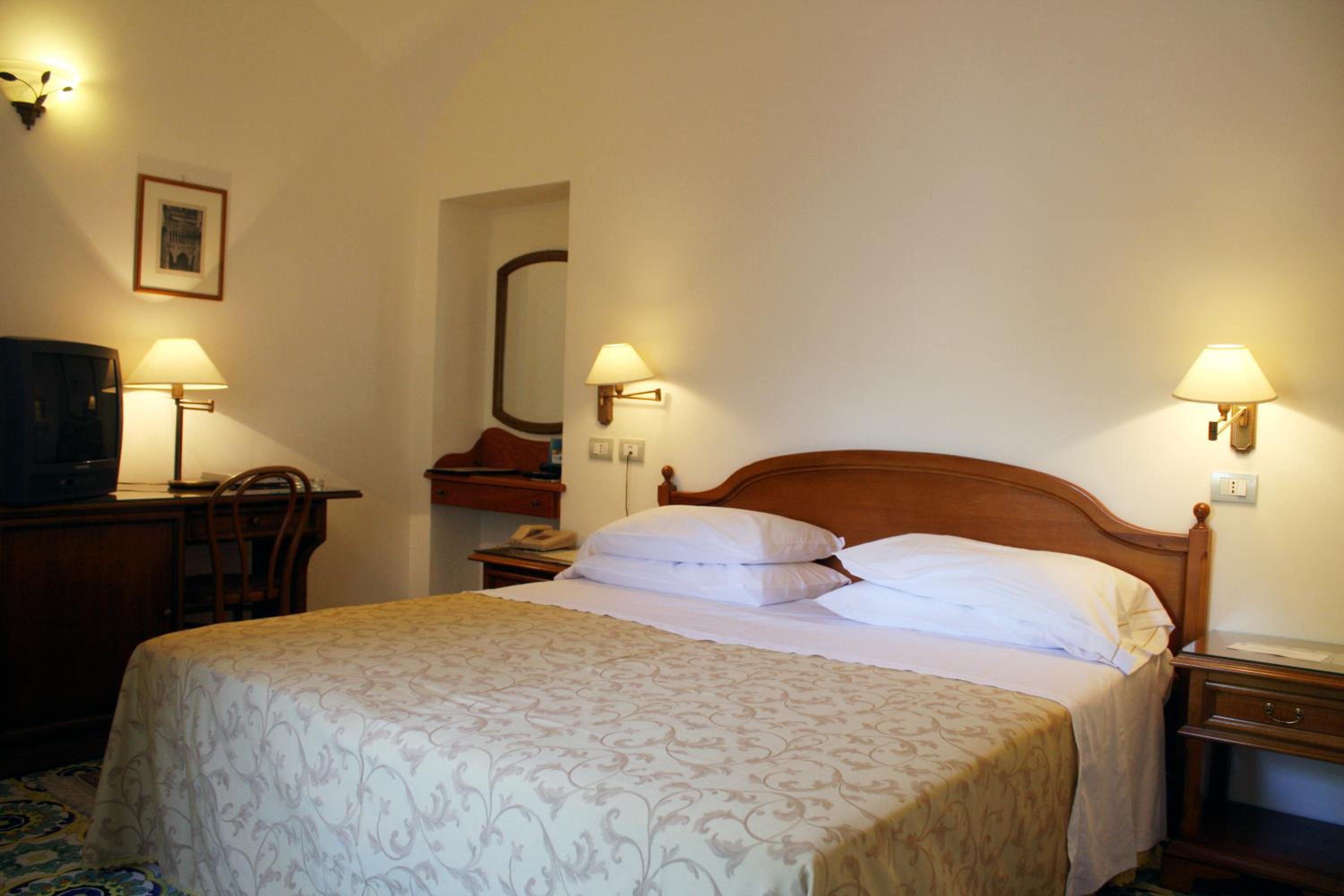Double or Twin Room - Photo 1