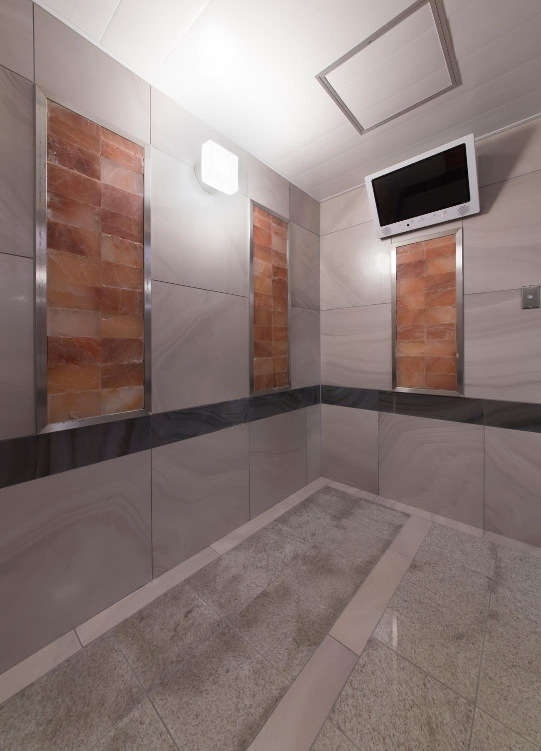 Standard Double Room - Photo 8