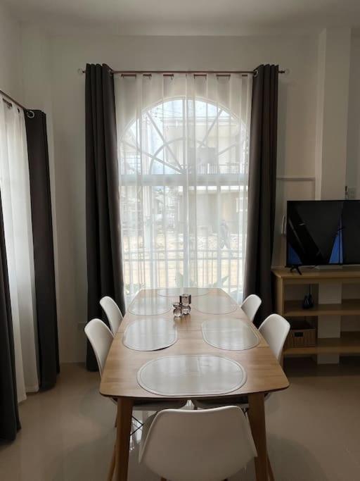 Three-Bedroom Villa photo 2
