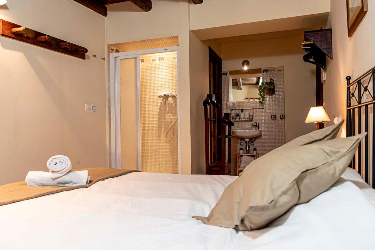 Standard Double Room photo 3