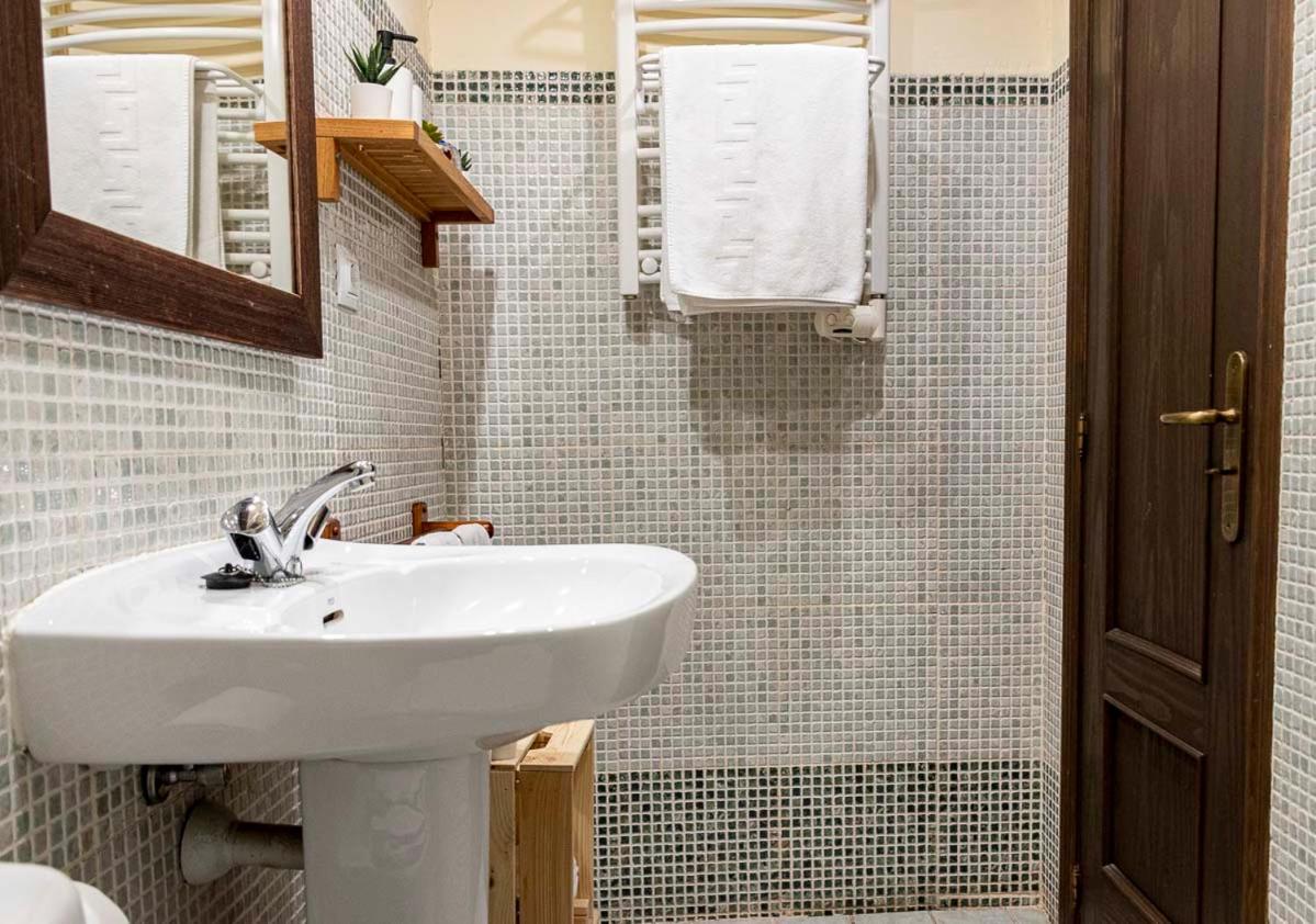 Double Room With Private Bathroom photo 3