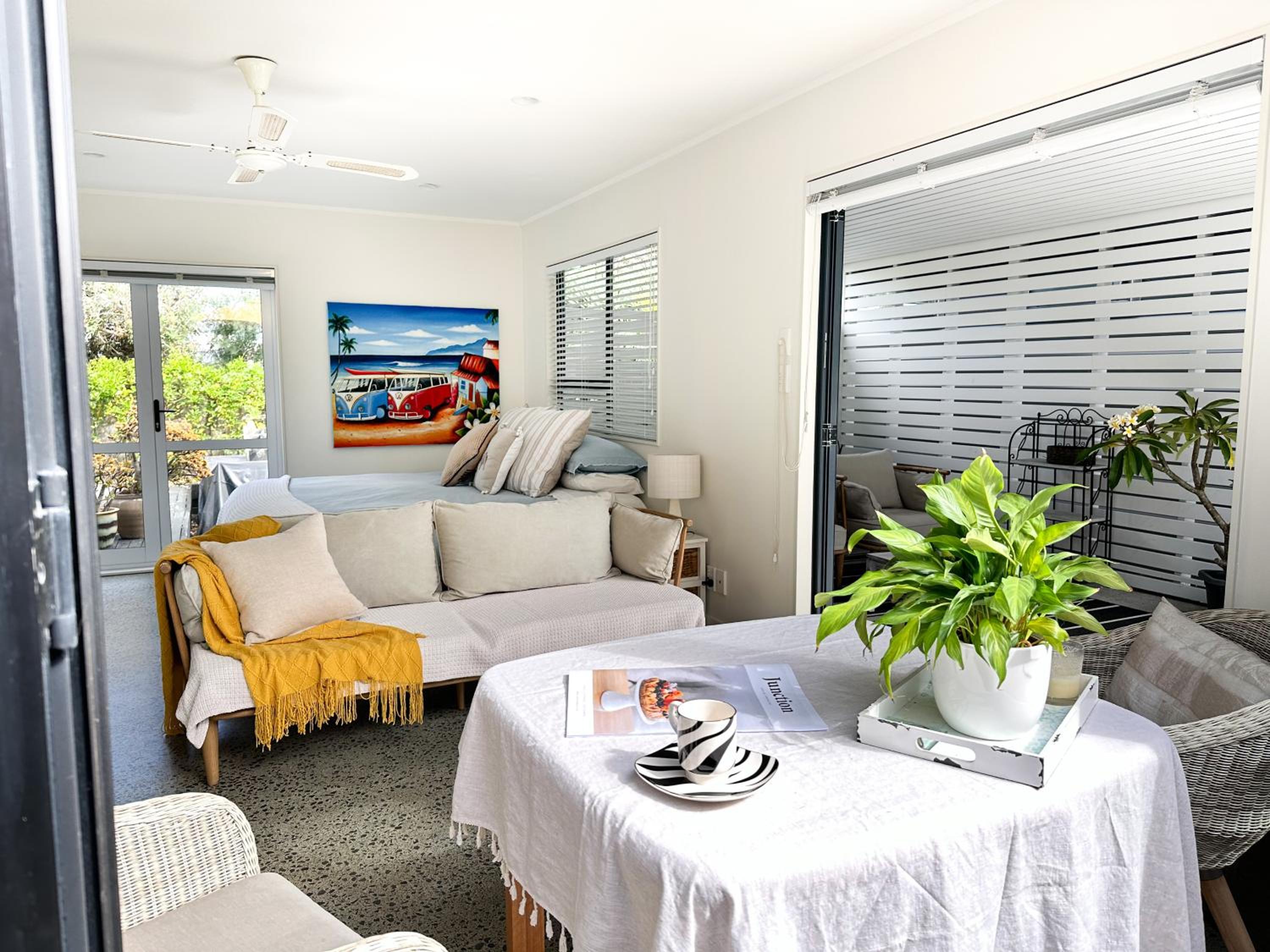 One-Bedroom House photo 1