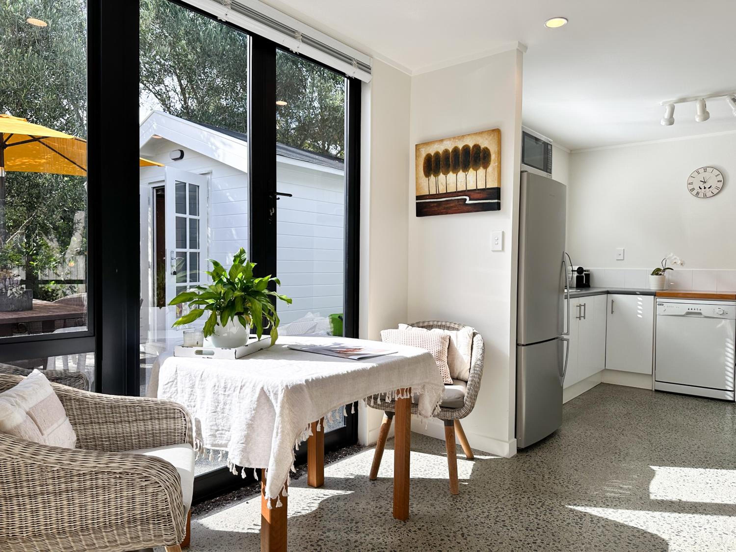 One-Bedroom House photo 2