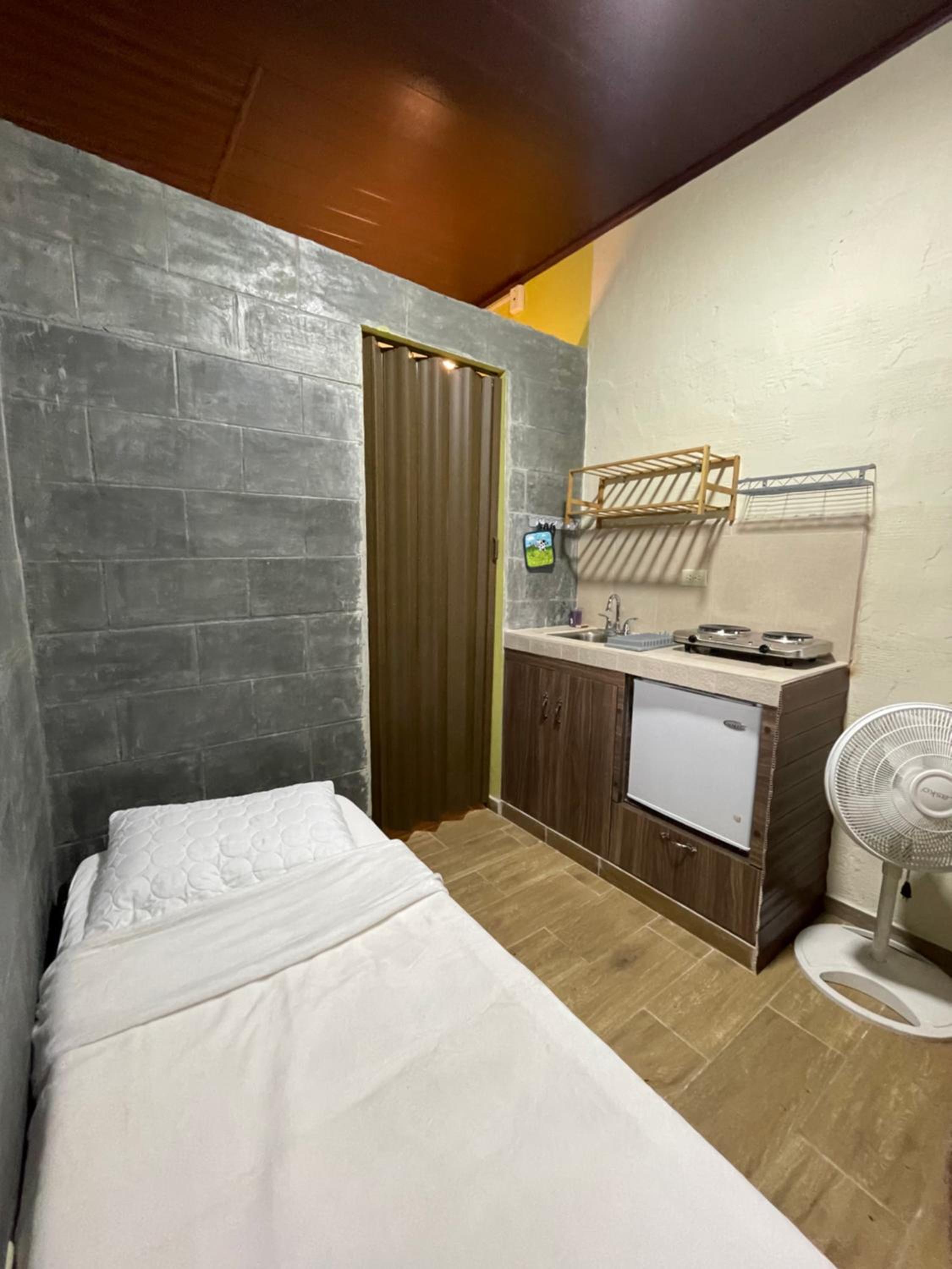 One-Bedroom House photo 1