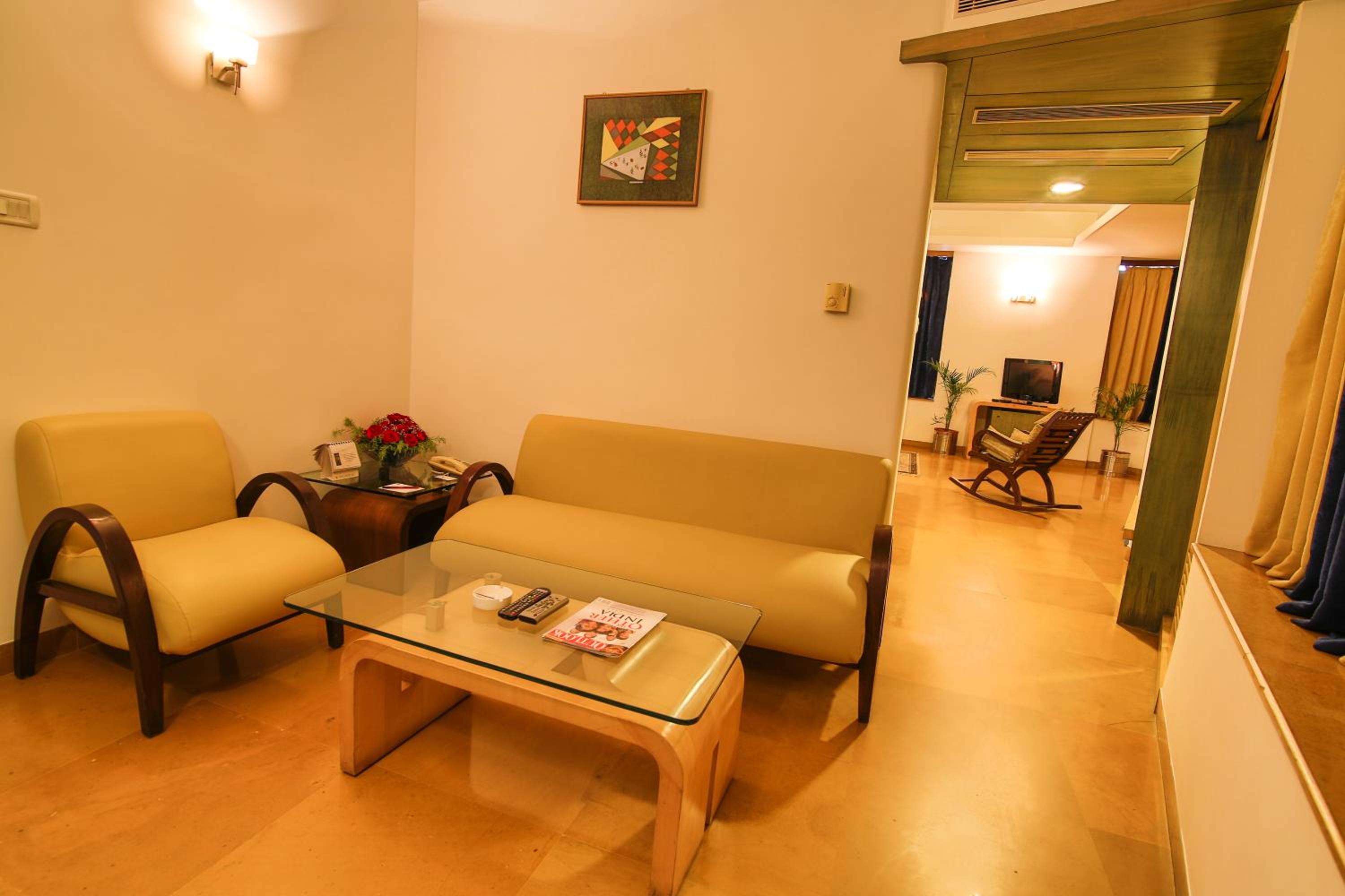 Executive Suite - Photo 1