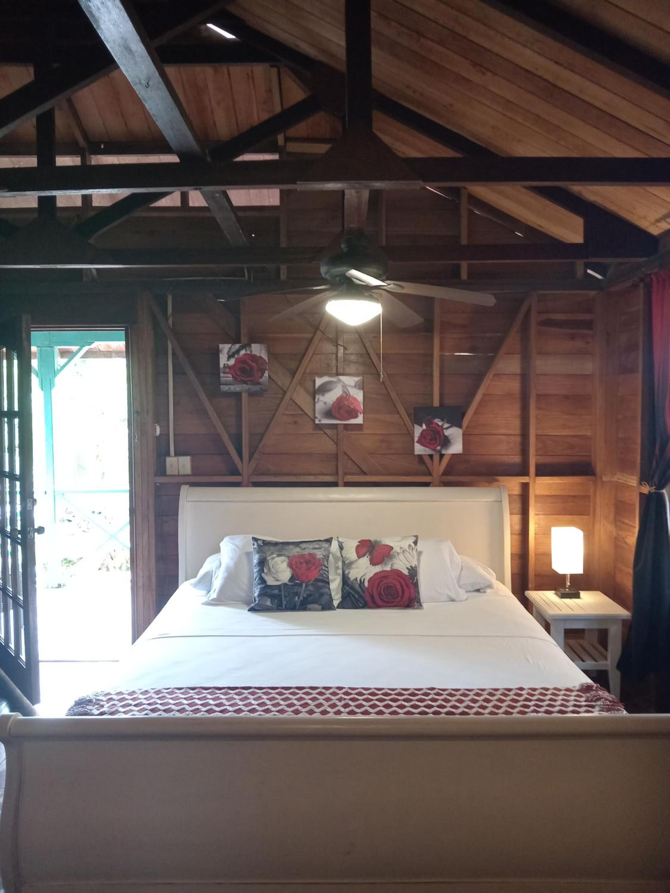 Deluxe Family Suite photo 3