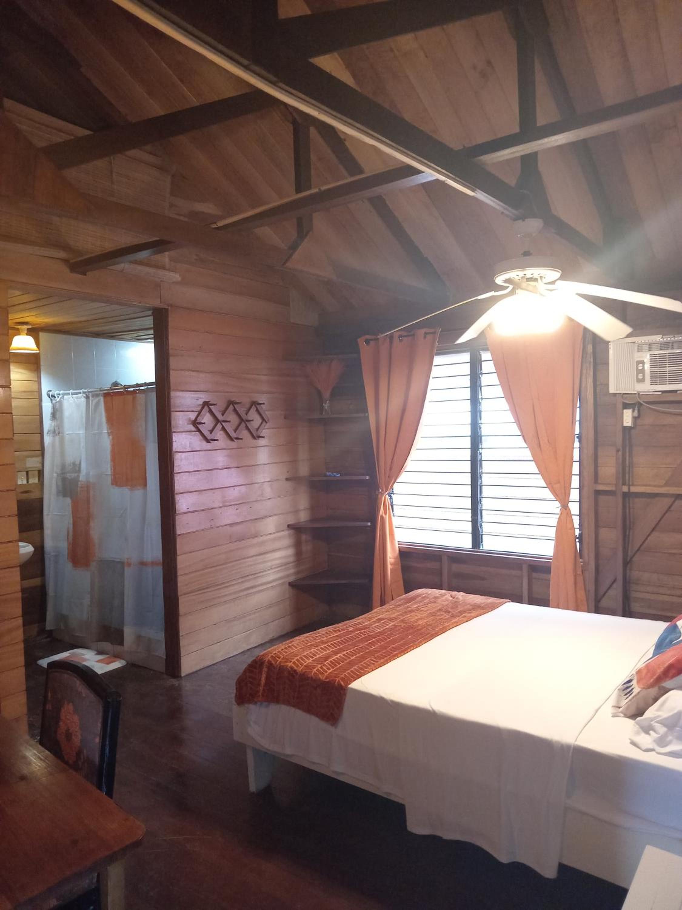 Standard Queen Room photo 2