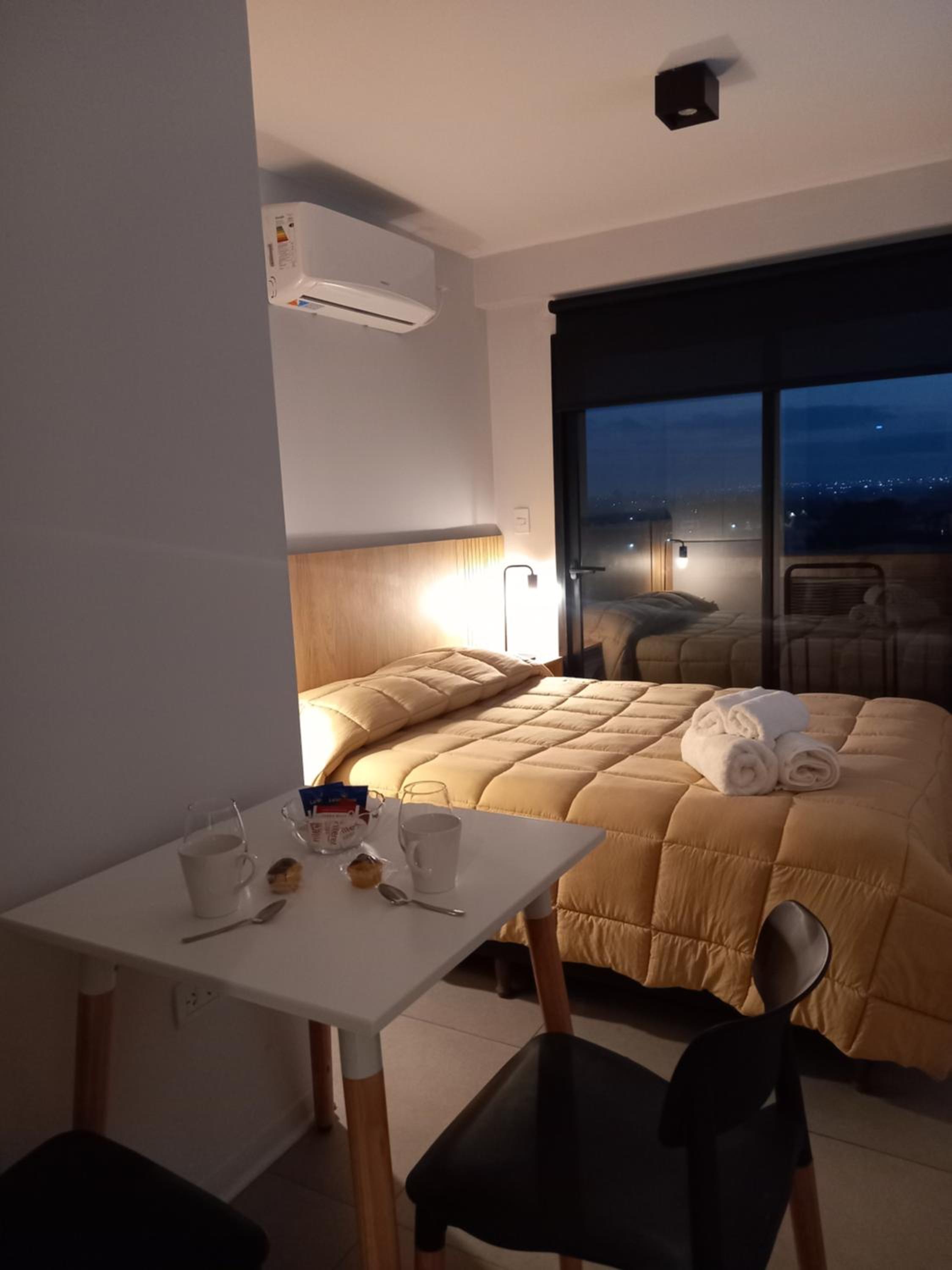 One-Bedroom Apartment photo 1