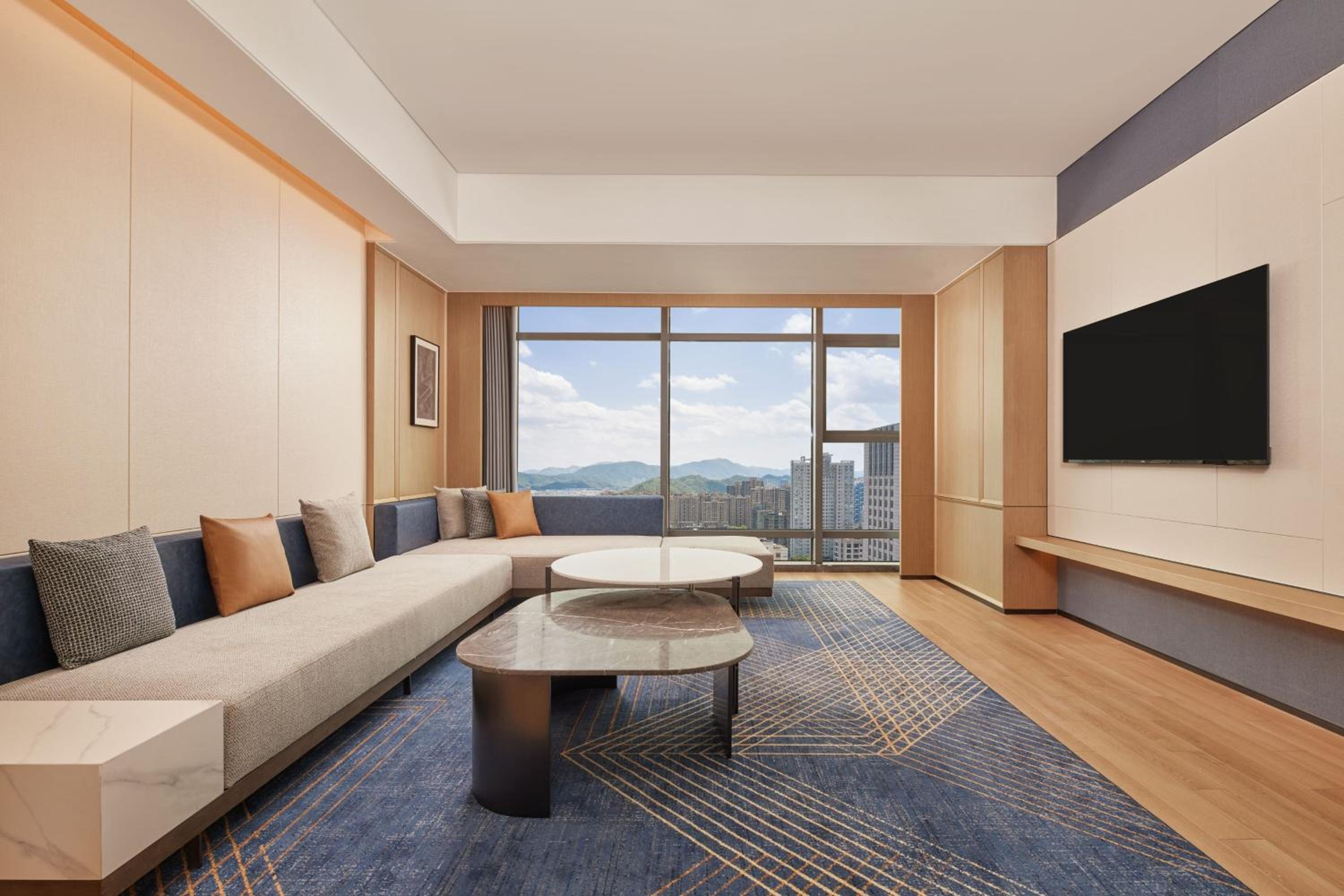 King Suite with City View