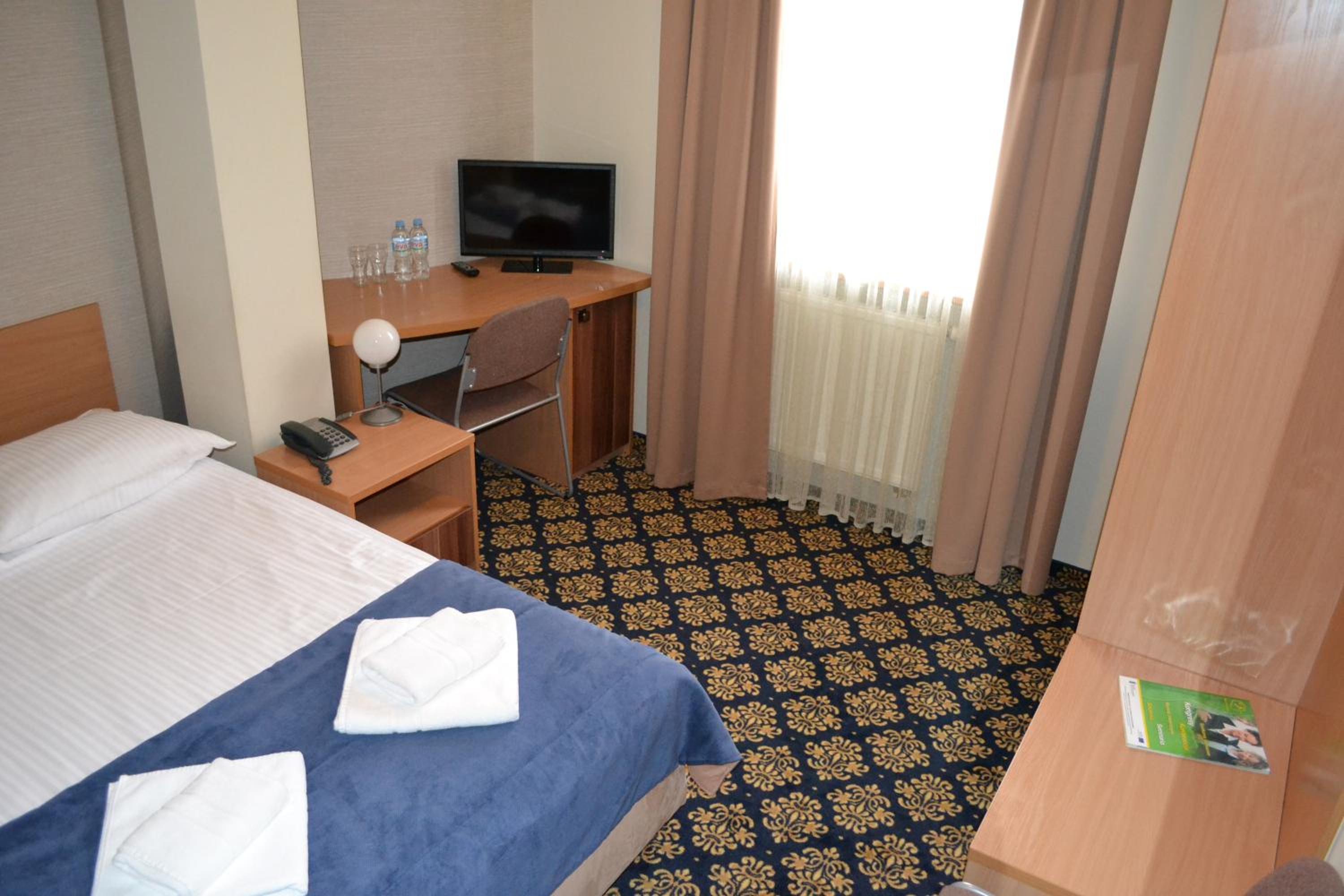 Double Room - Photo 2