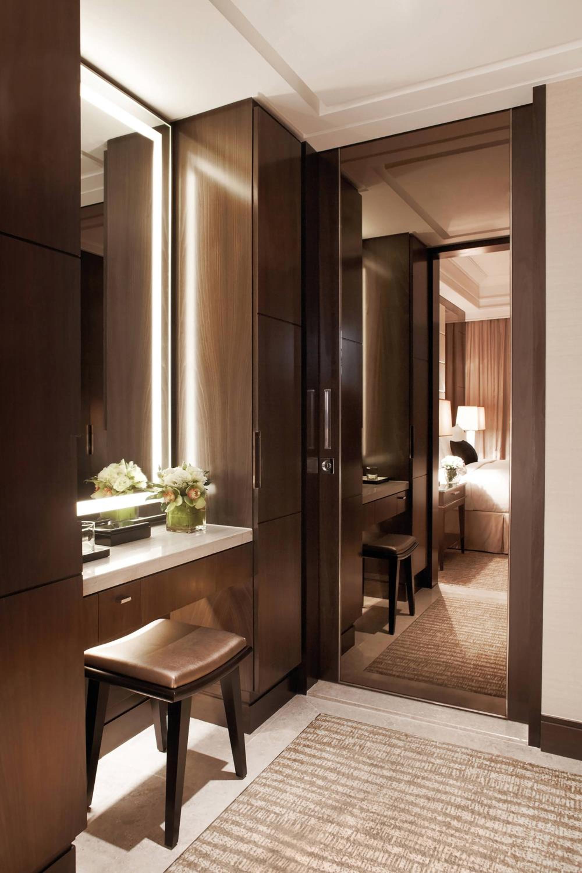 Executive Club, High Floor, Club Lounge Access Executive Club, High Floor, Club Lounge Access