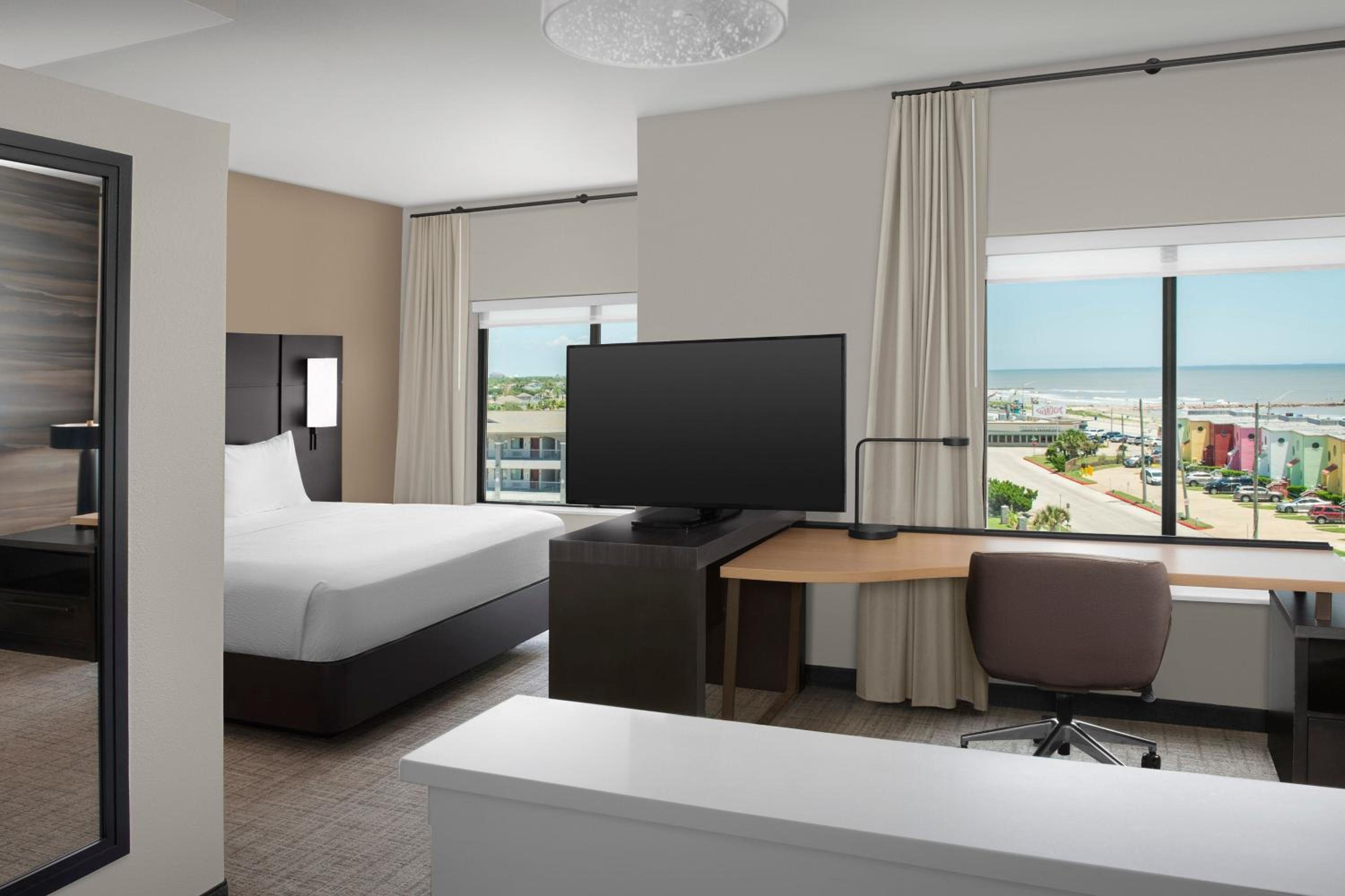 King Studio with Sofa Bed and Ocean View photo 1