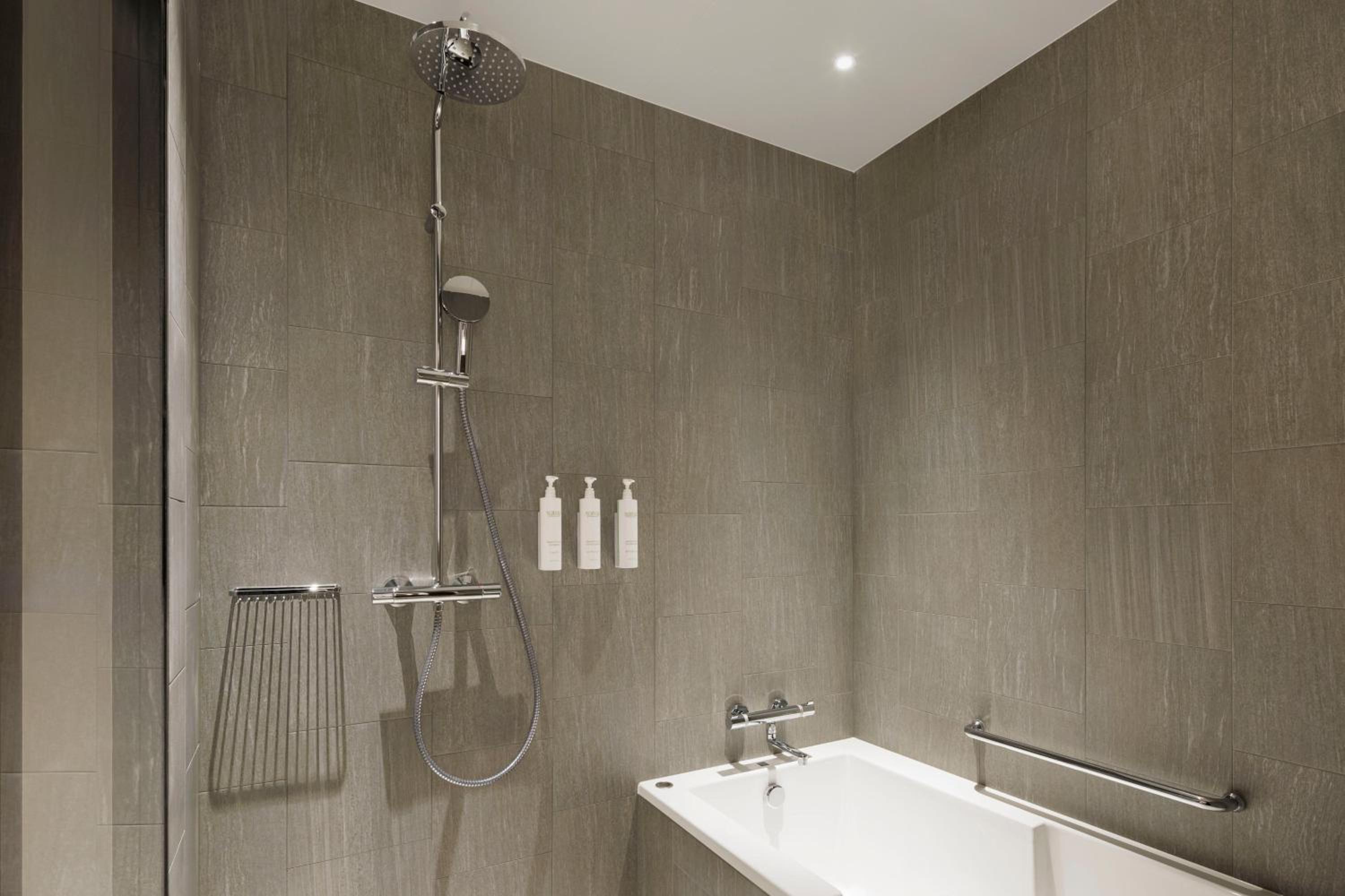 One-Bedroom King Suite - City View - Photo 2