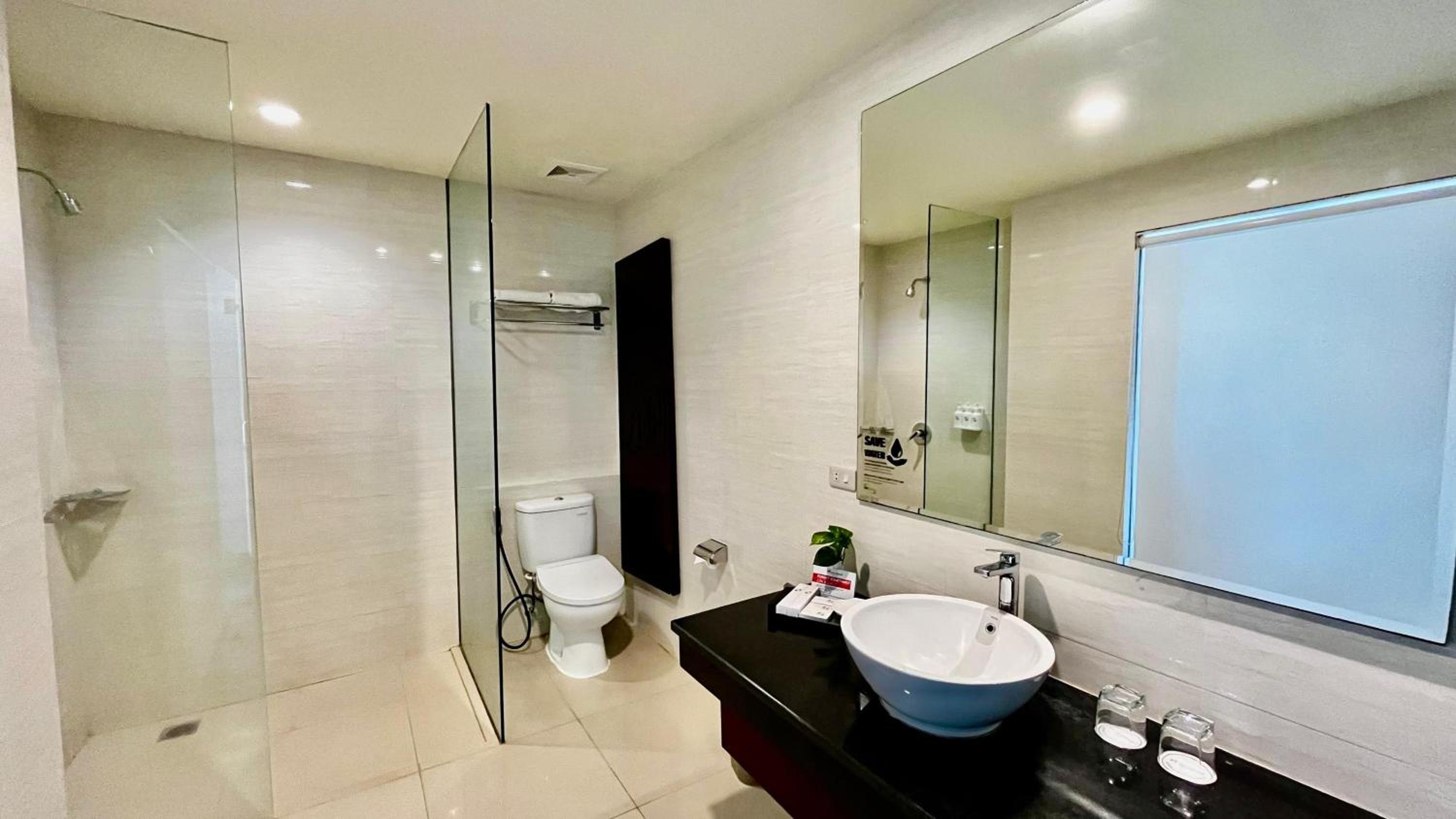 Grand Deluxe Room - Photo 5