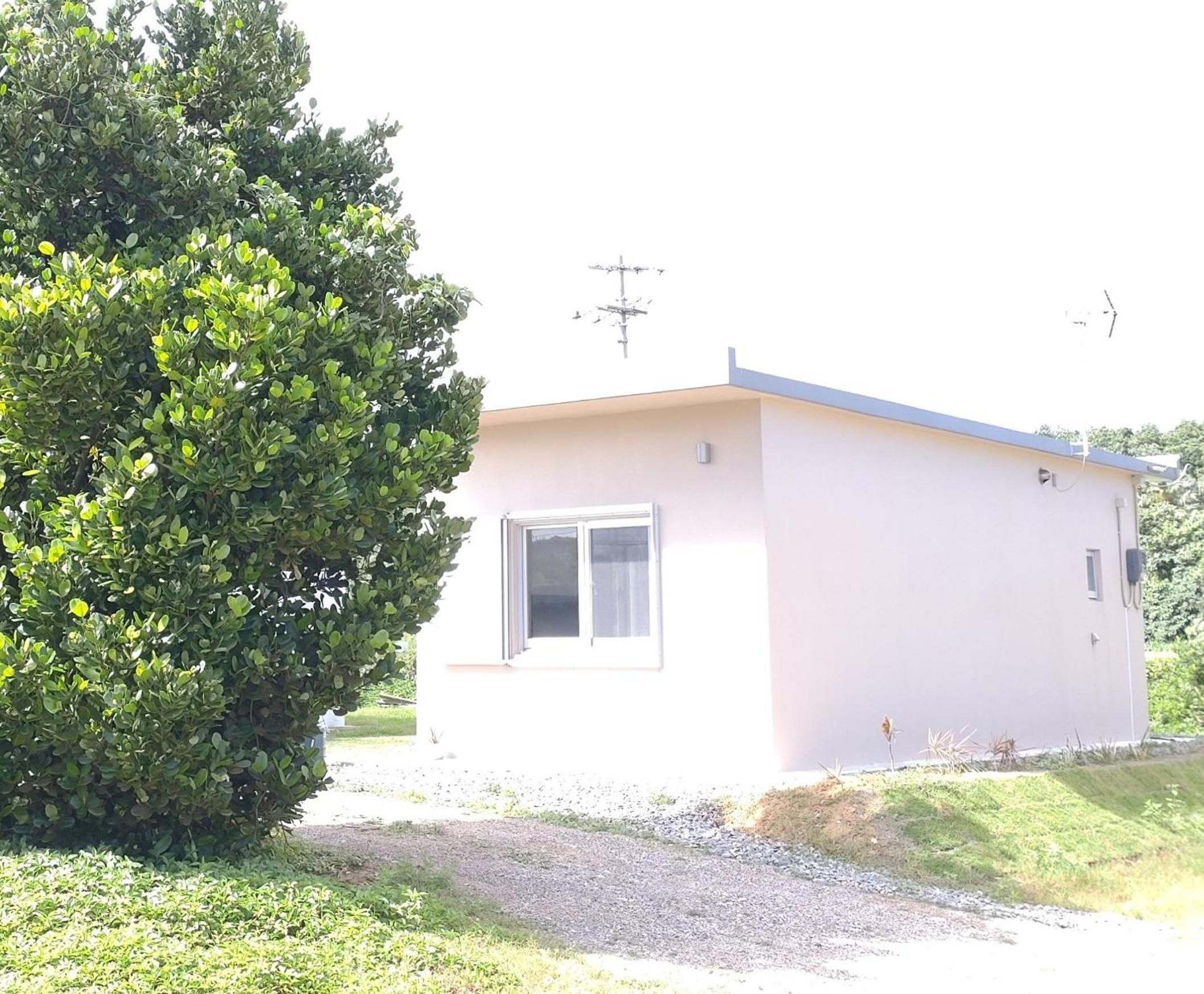 One-Bedroom House photo 2