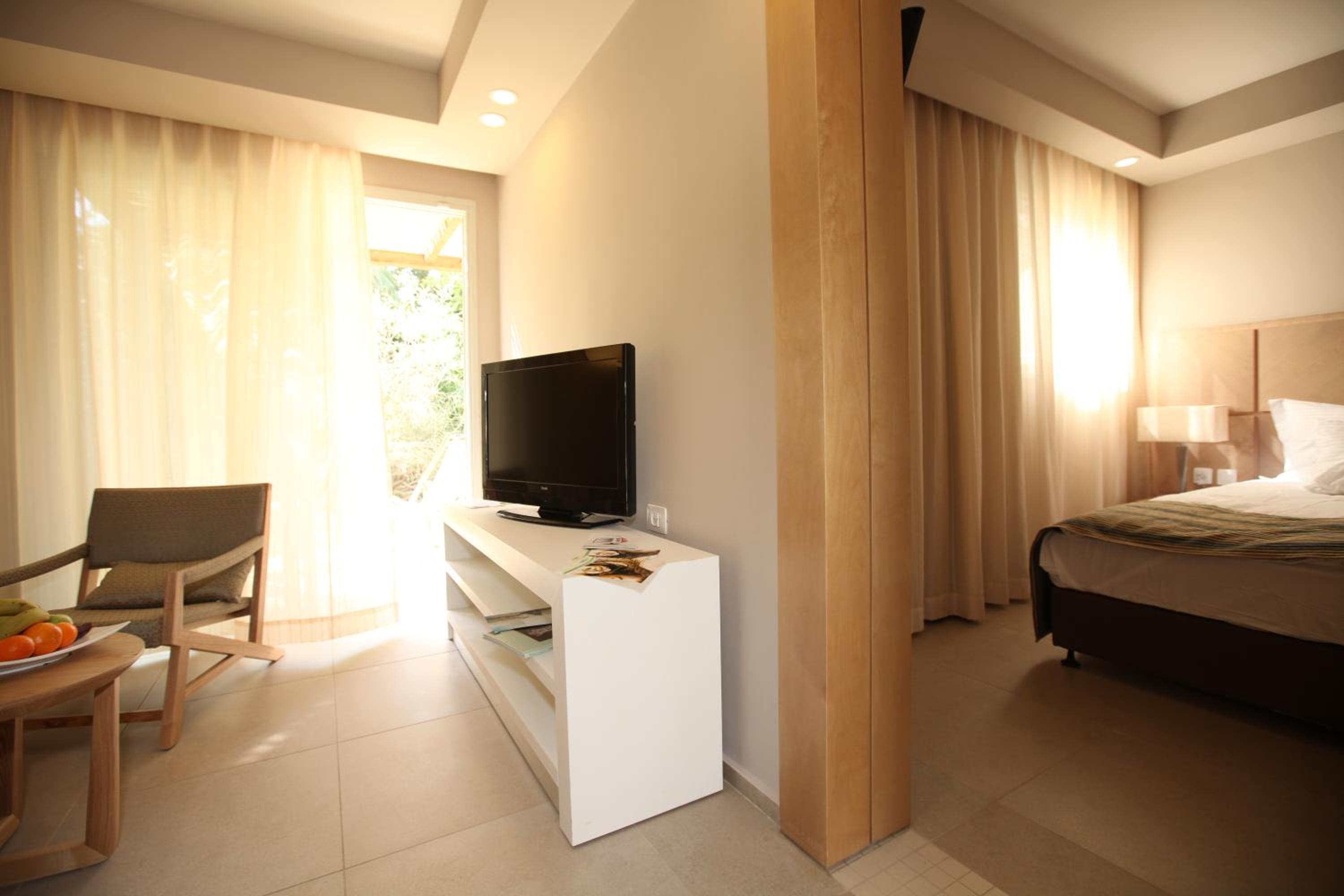 Junior Suite with Terrace - Photo 3