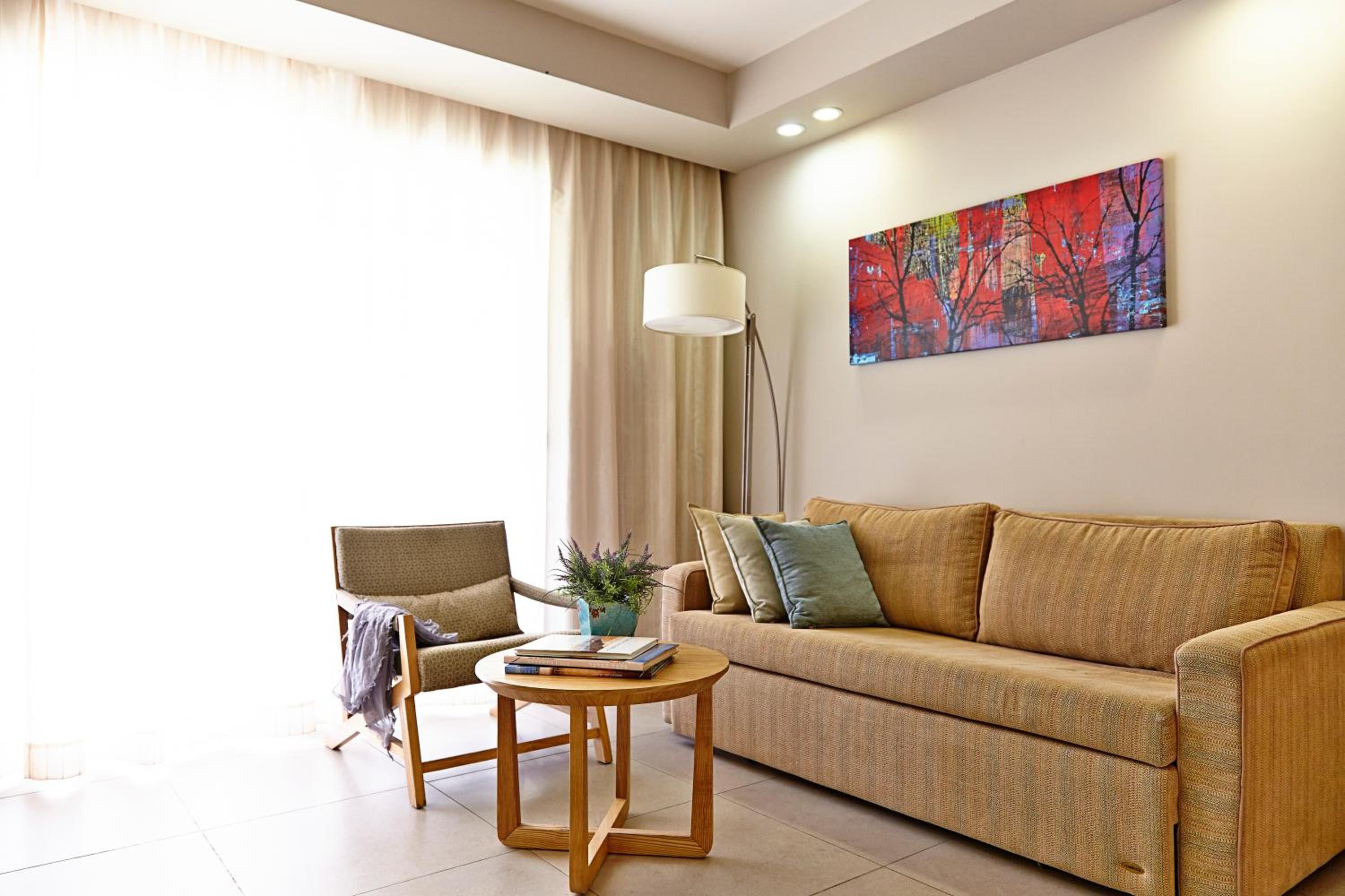 Junior Suite with Terrace - Photo 4