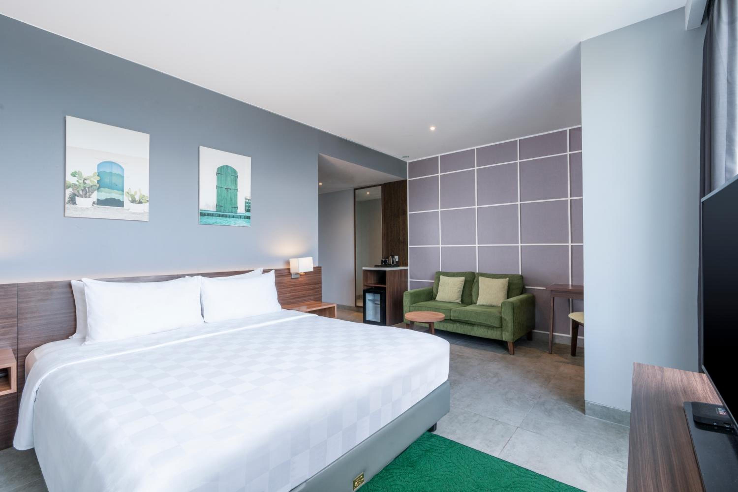 Superior Deluxe Queen Room - Photo 1