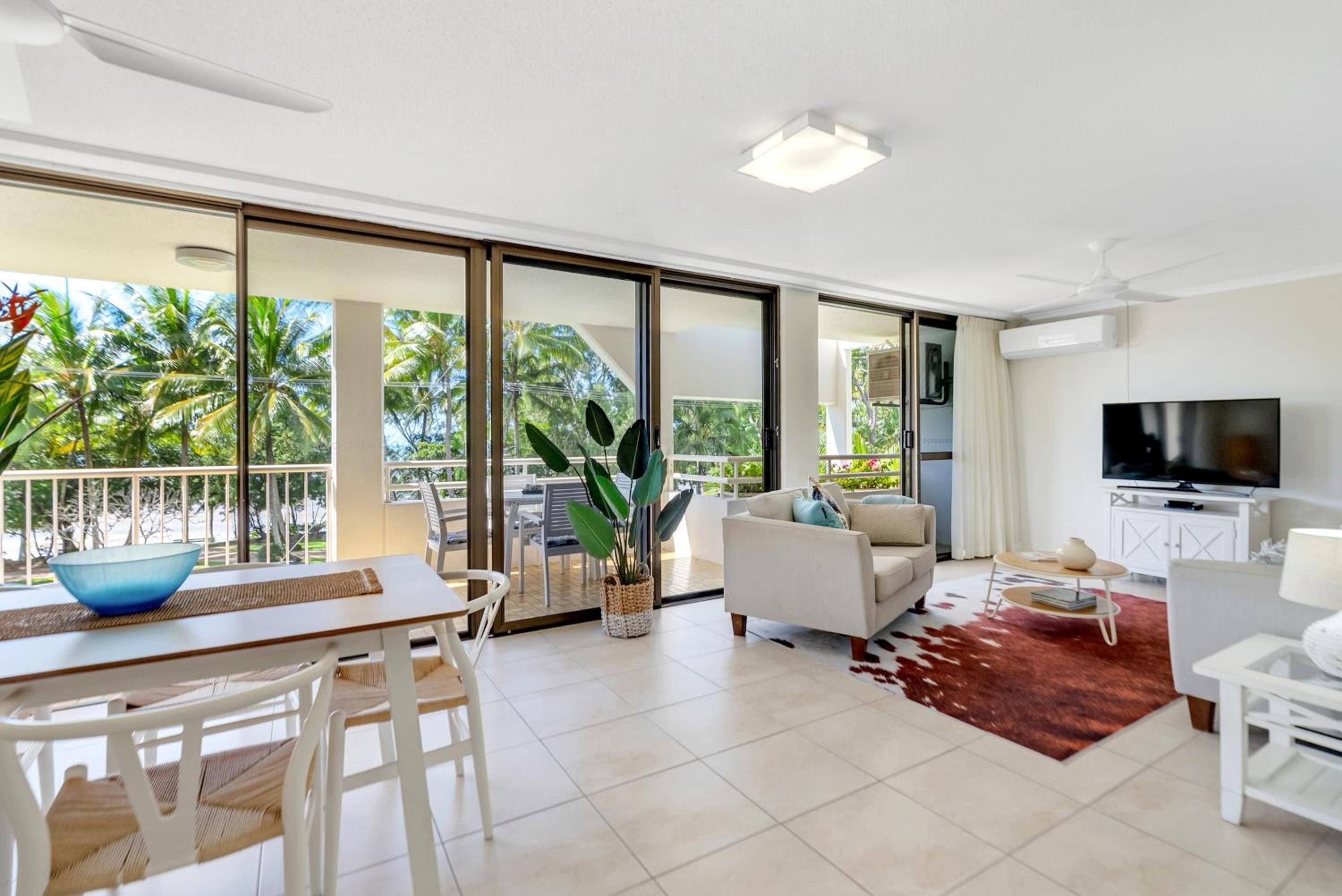 One Bedroom Ocean View Apartment photo 1