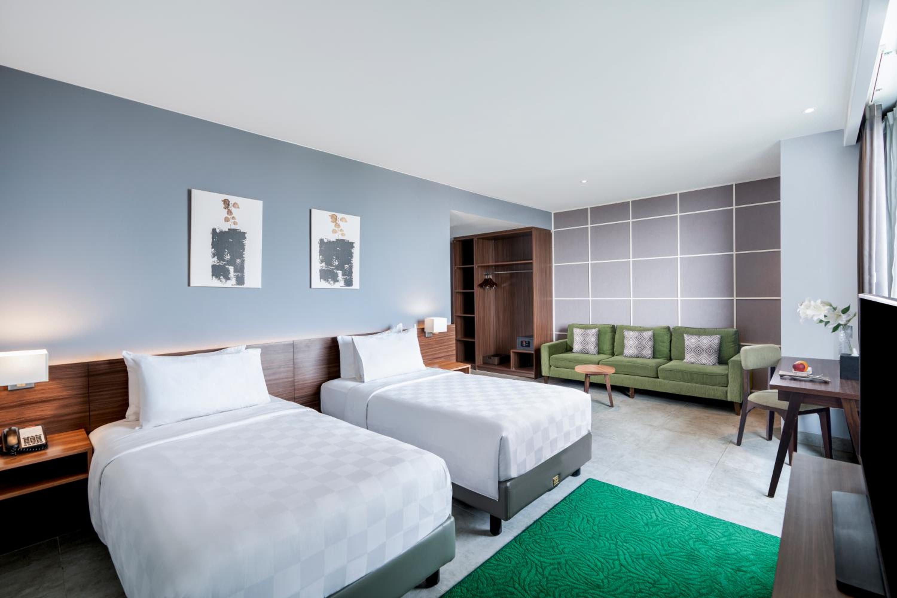 Superior Deluxe Twin Room - Photo 1